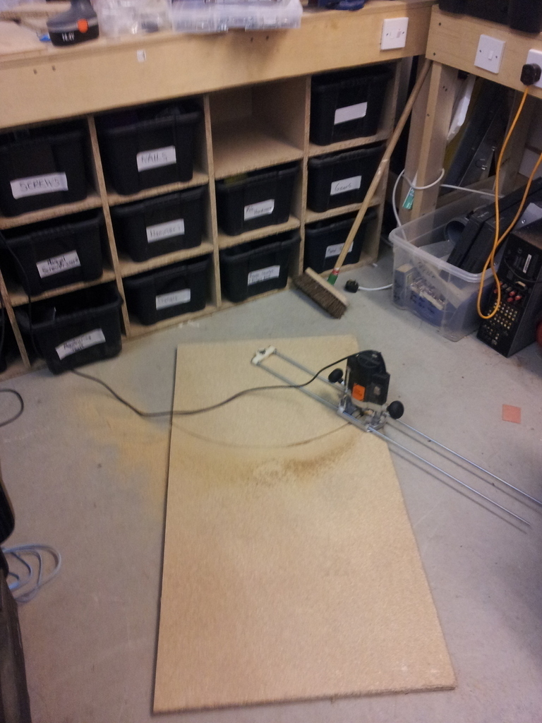 Circle Cutting Jig for plunge router by thinkl33t Download free STL