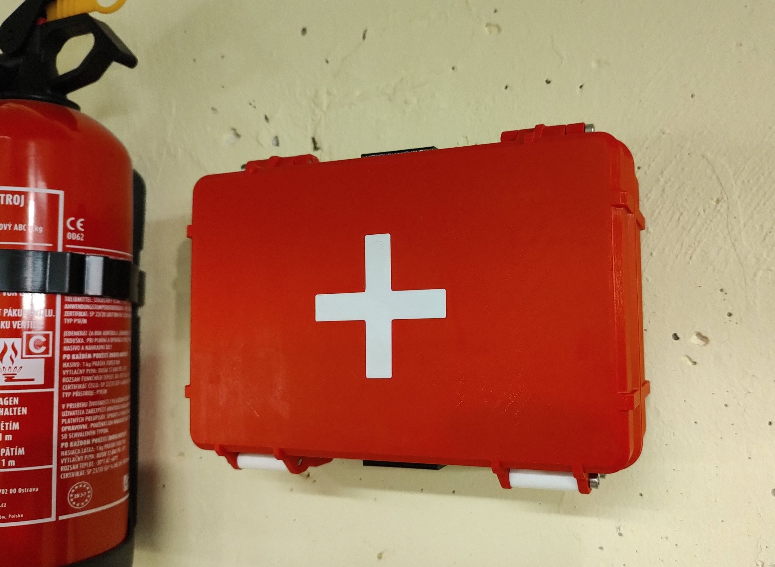 Medkit wallmount