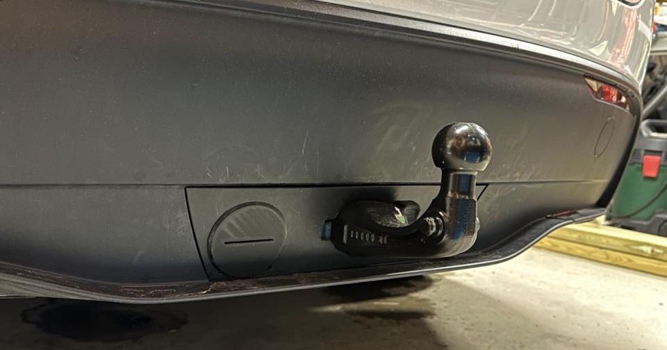 Tesla Model Y Hitch Cover Mod von bjornb Kostenloses STLModell