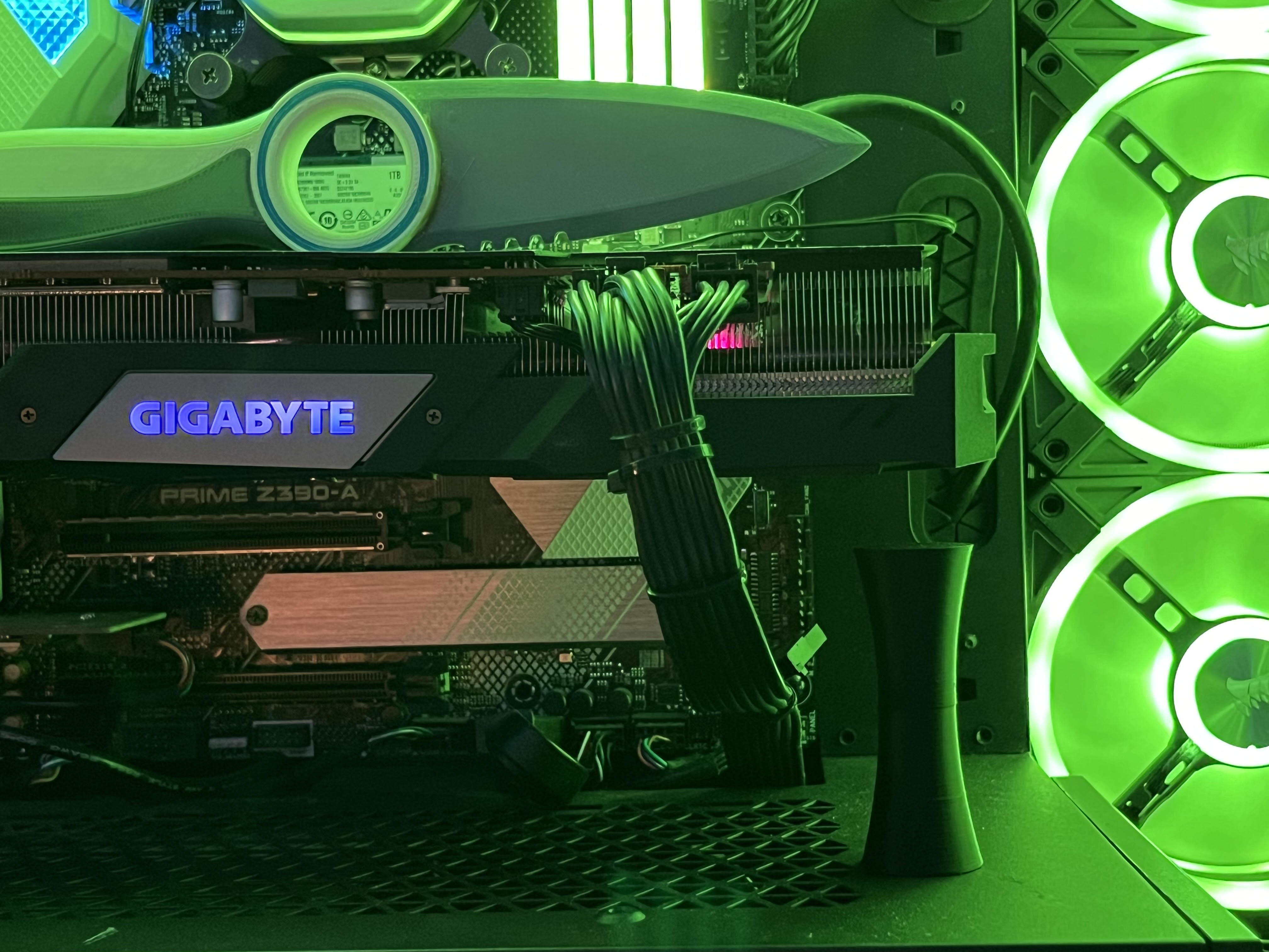 Miniatura 2 do modelo 3D Adjustable GPU Riser (No visible threads)