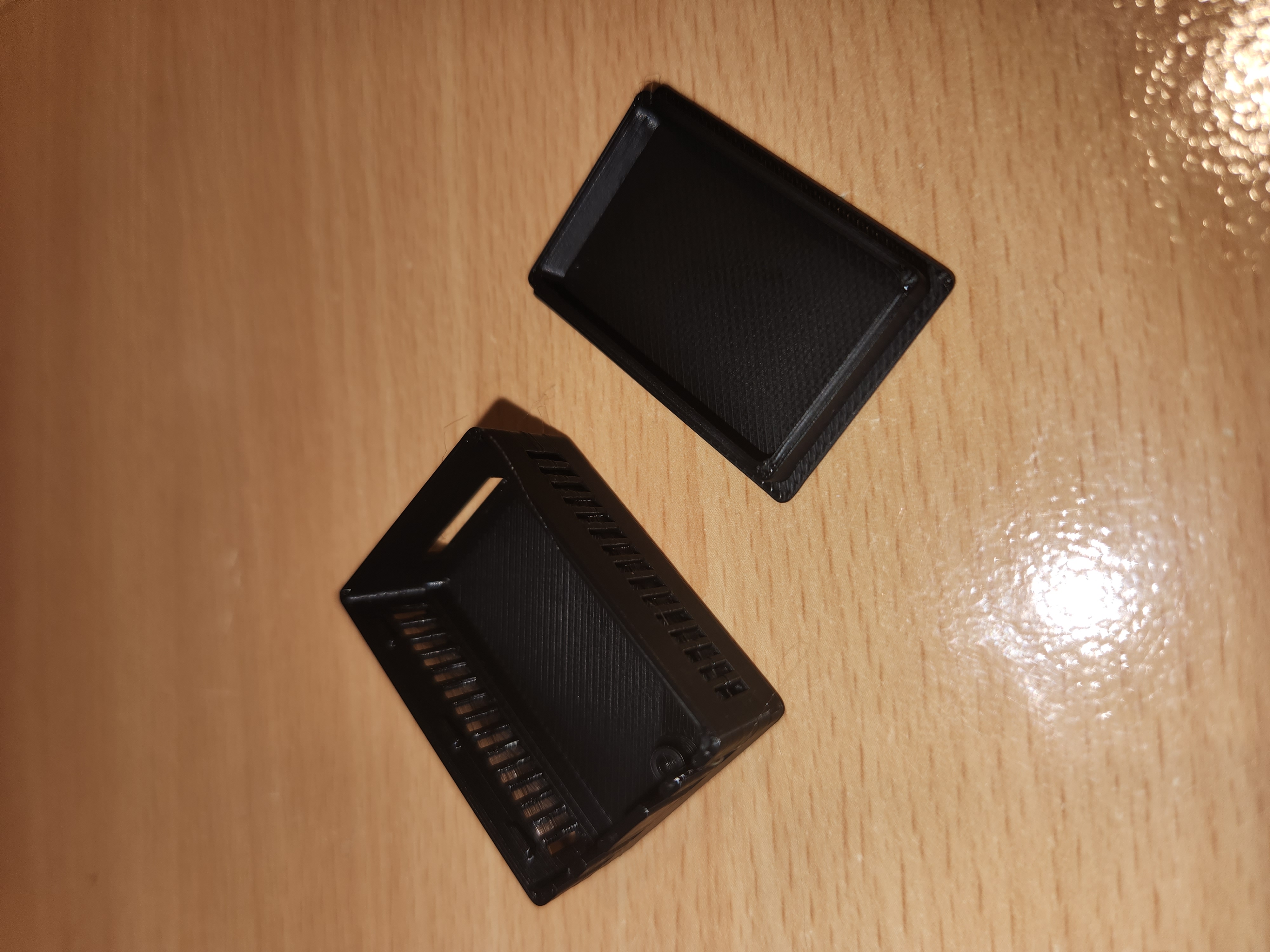 Compact Shelly Uni Case