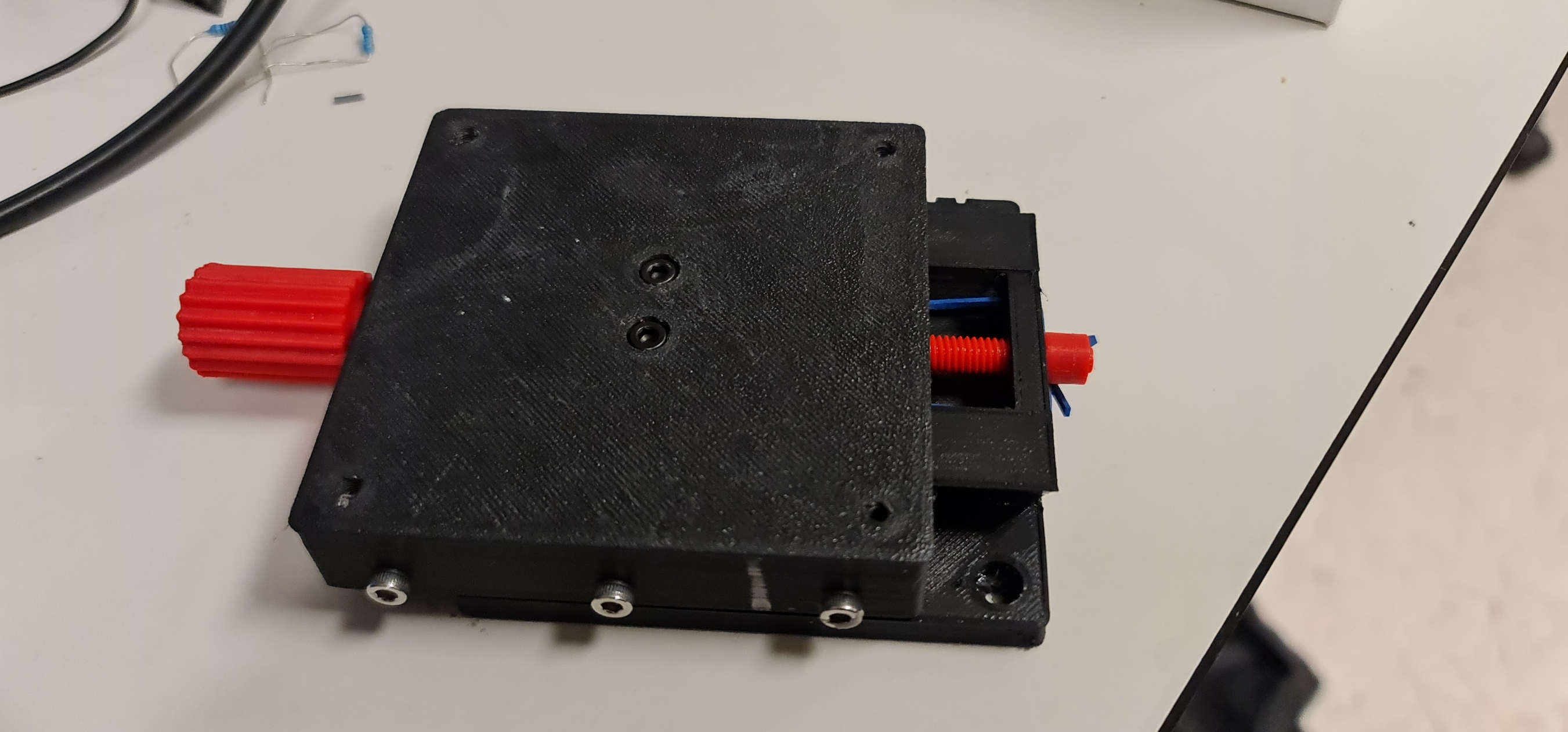 Fully Printed Linear Stage with Anti-Backlash