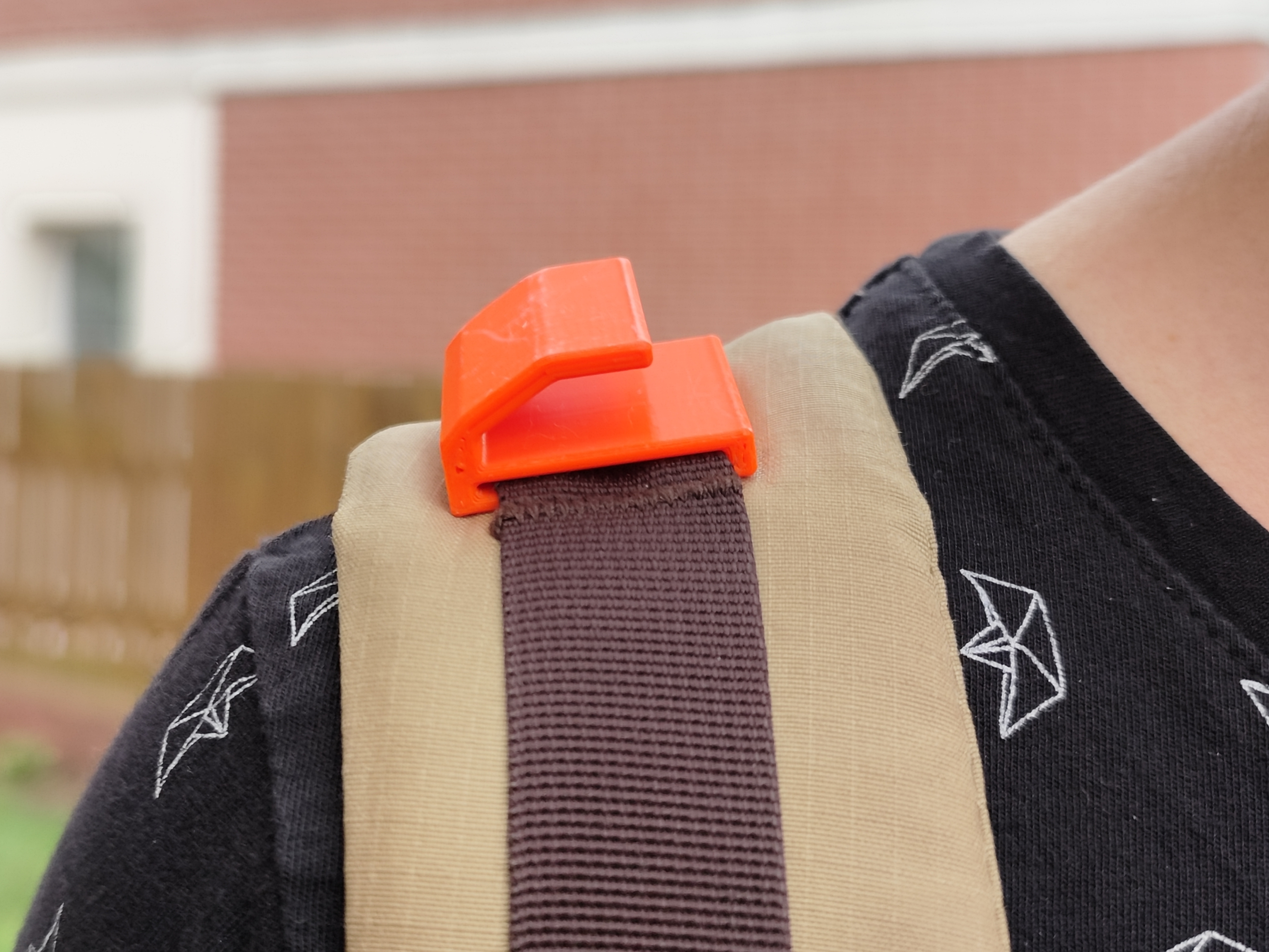 Miniatura 2 do modelo 3D StayPut Backpack Hook