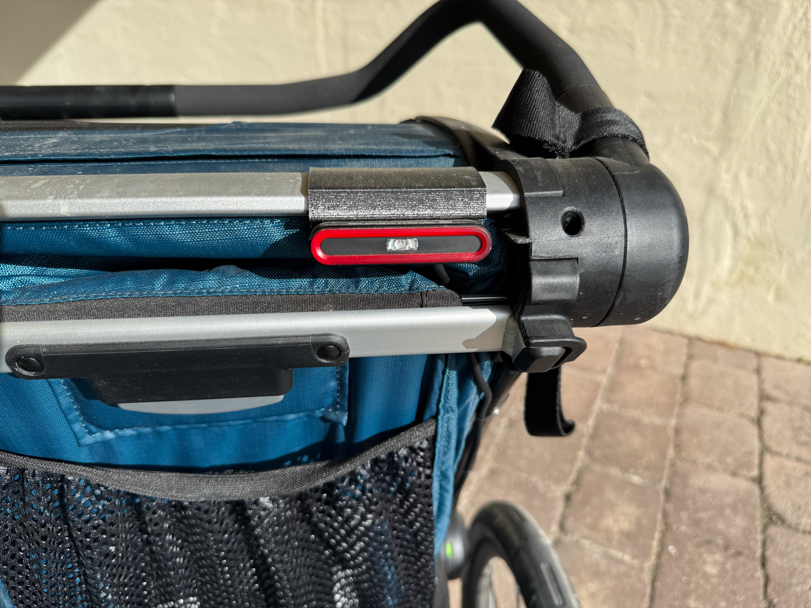Supernova TL3 Pro rear light mount for Thule Chariot bike trailer