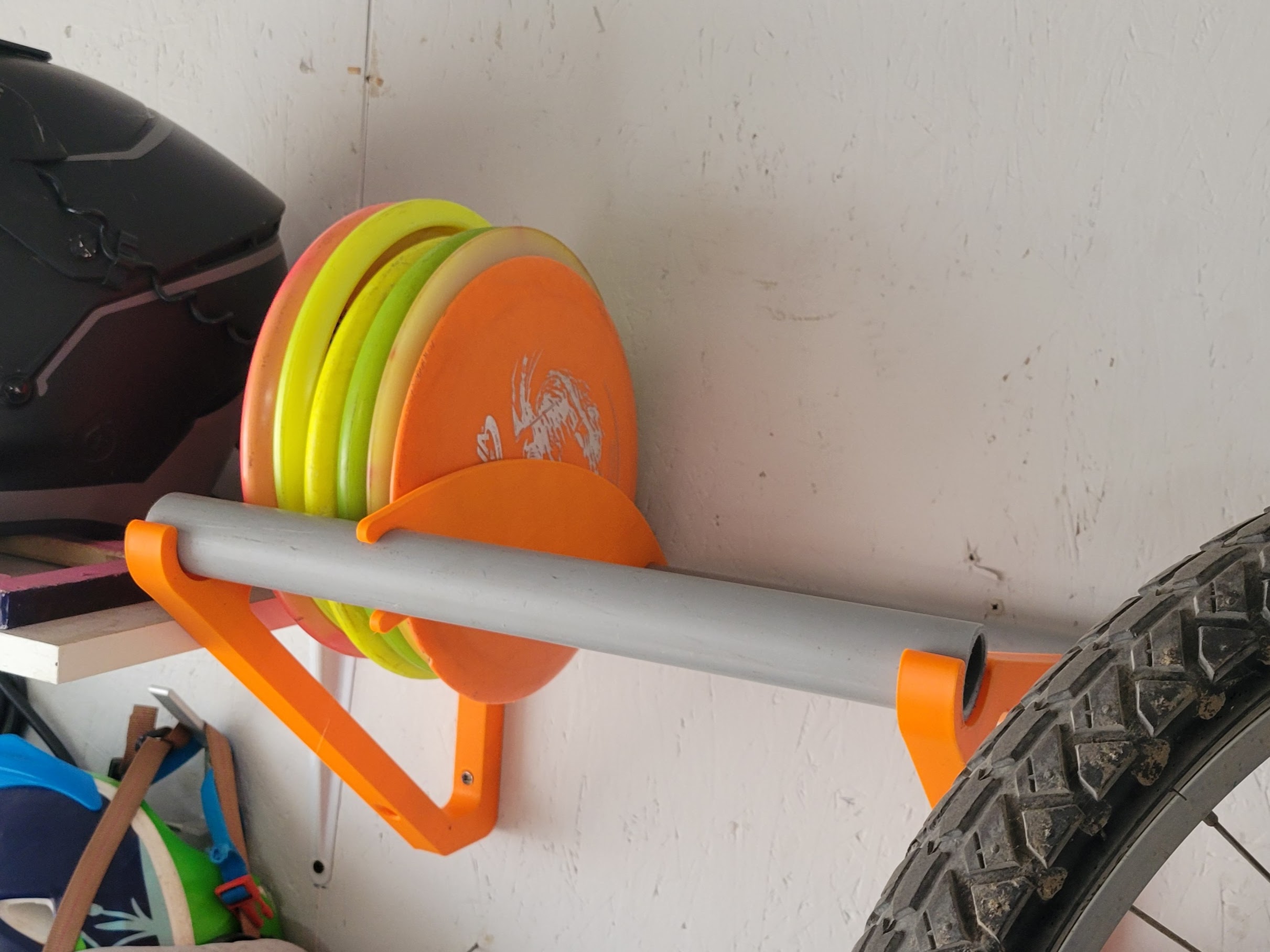 Disc Golf Wall Rack by Garage_Tinkerer Download free STL model