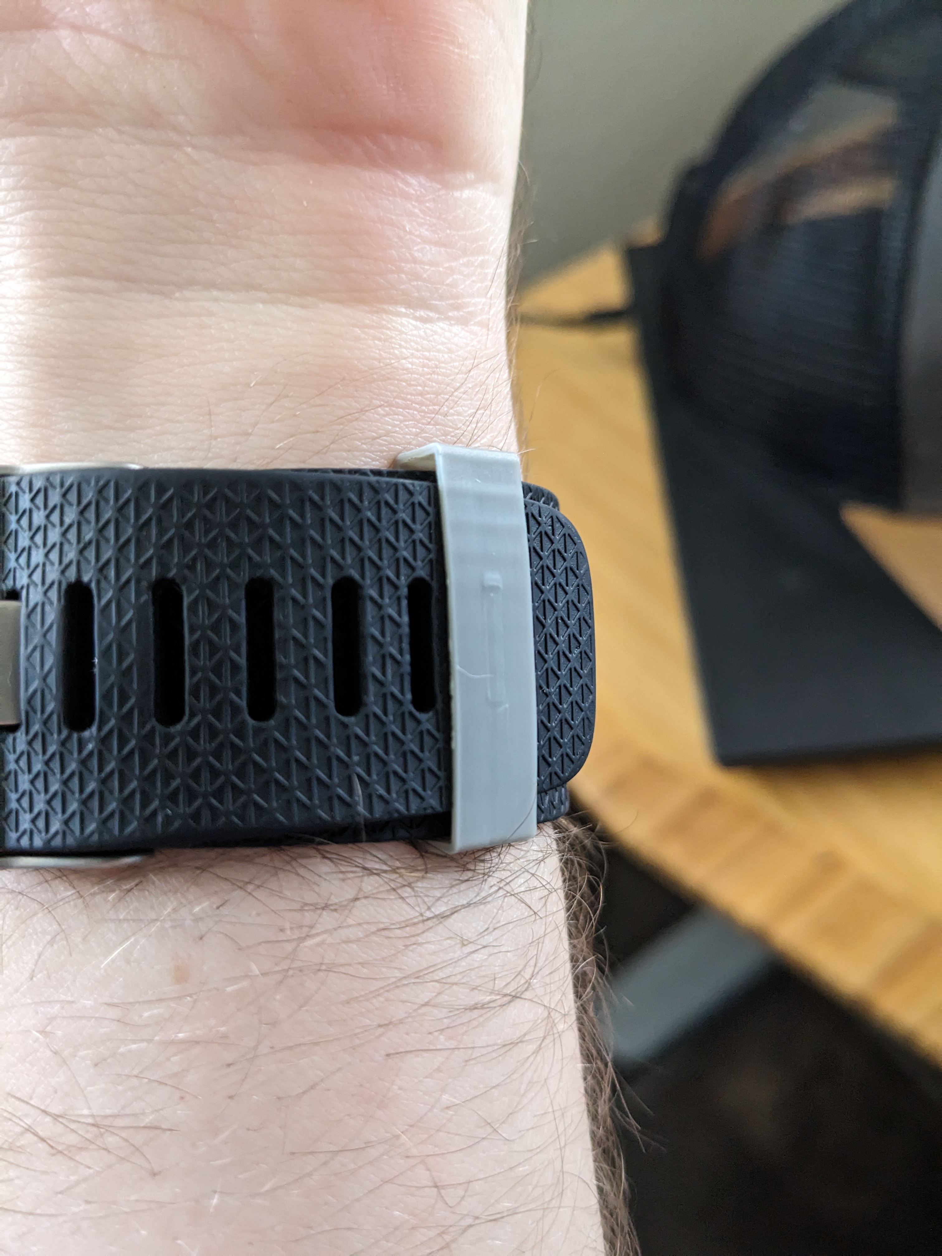 Strap retainer for Fitbit Surge (Large)