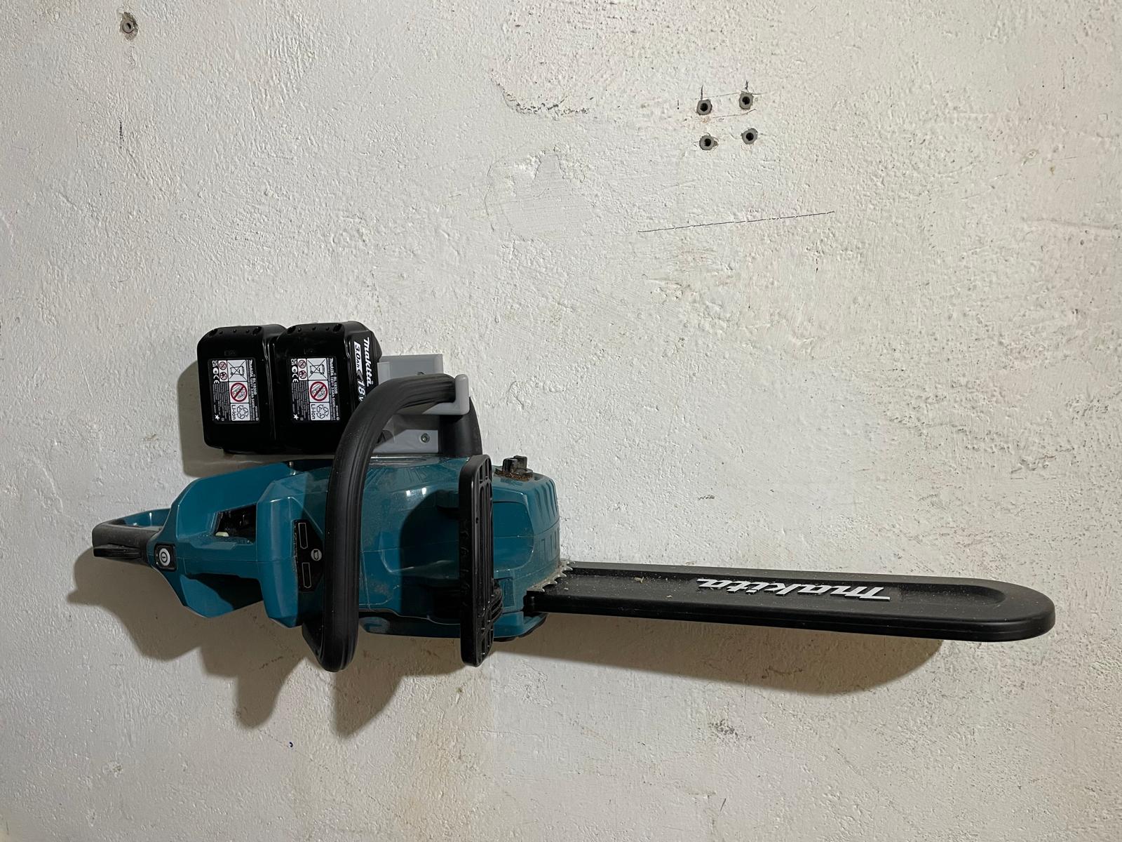 Makita DUC353 Wallmount