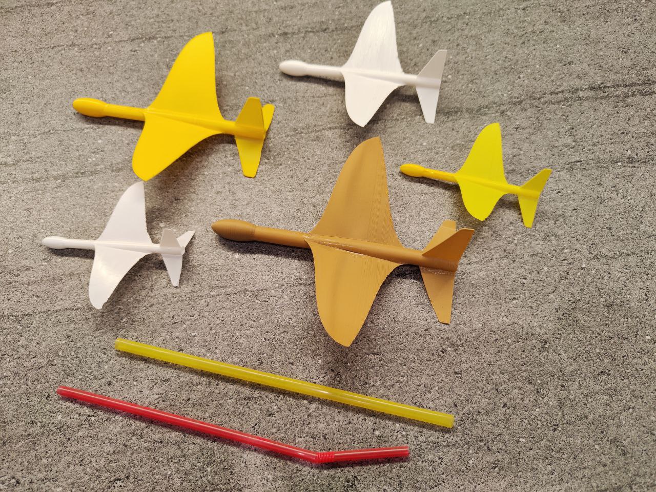 Miniatura 2 do modelo 3D Straw-Launchable Plane Glider