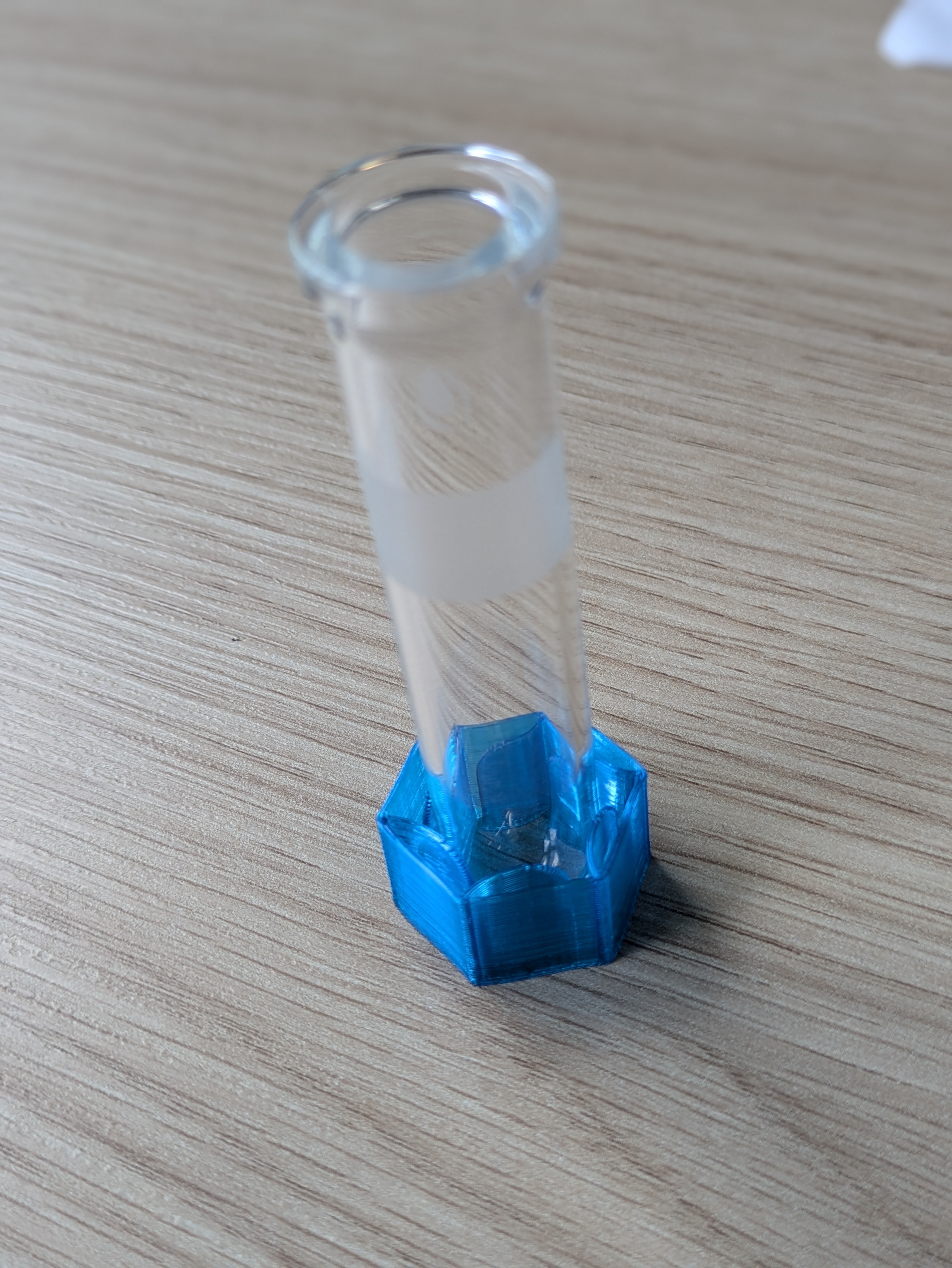 Miniatura 3 do modelo 3D Universal container holder