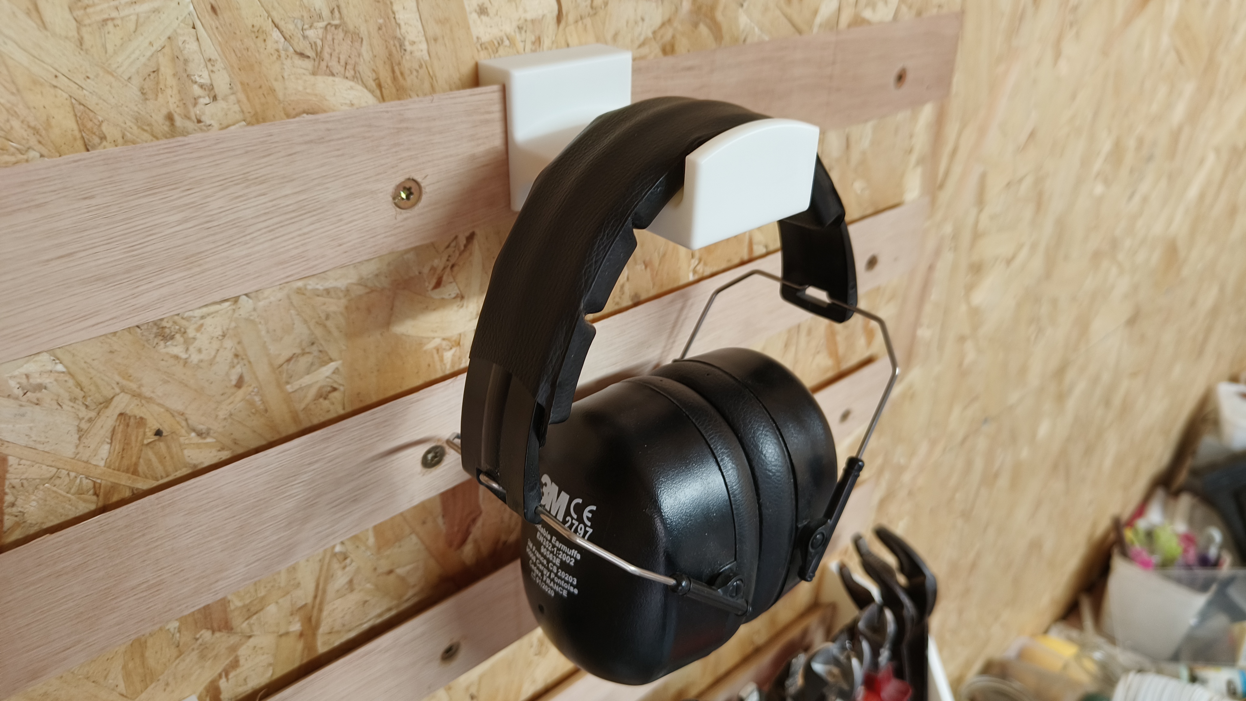 Headphone rack for french cleat