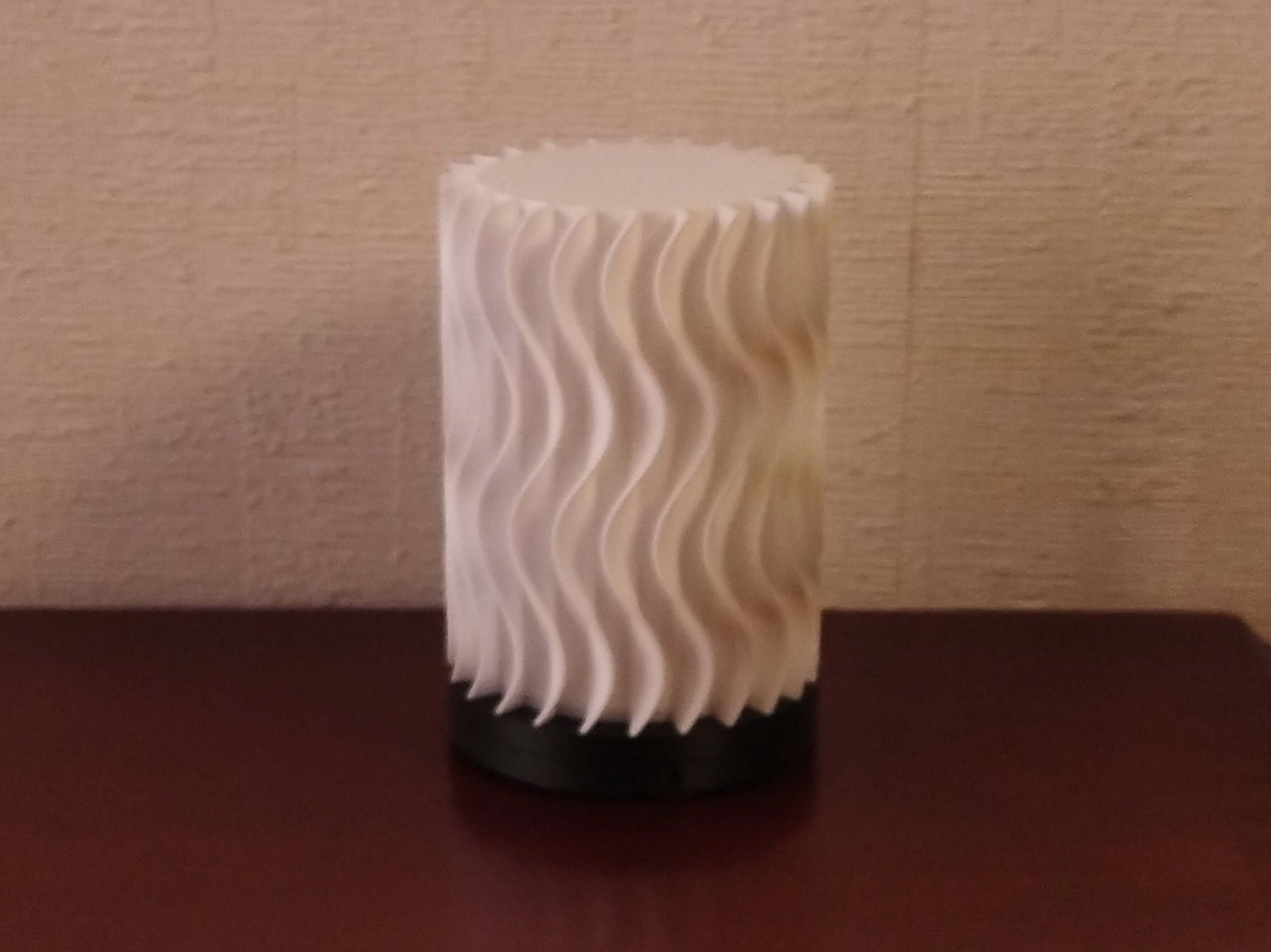 Miniatura 2 do modelo 3D Mini Two Wave Lamp