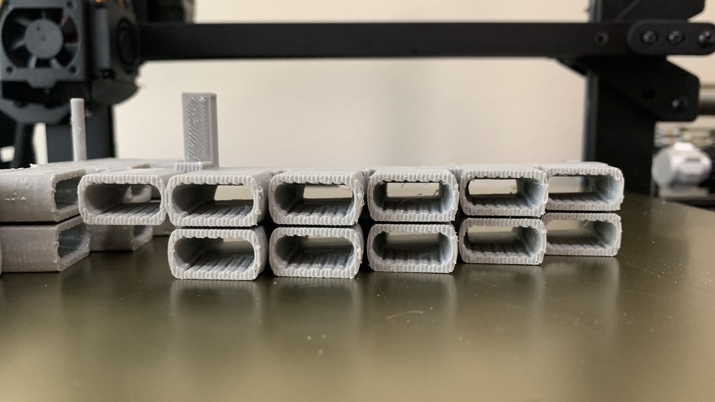 Millennium Falcon ERTL/AMT/MPC Engine Internals w holes