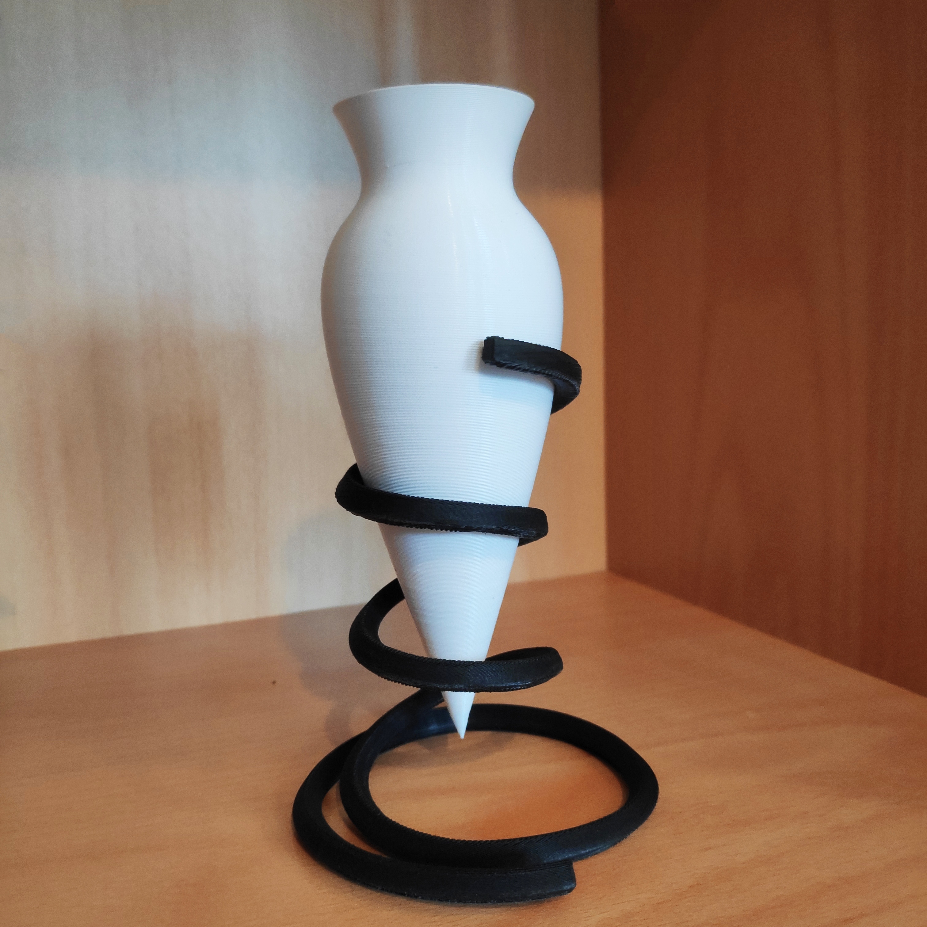 Spring balance Amphora - Vase design