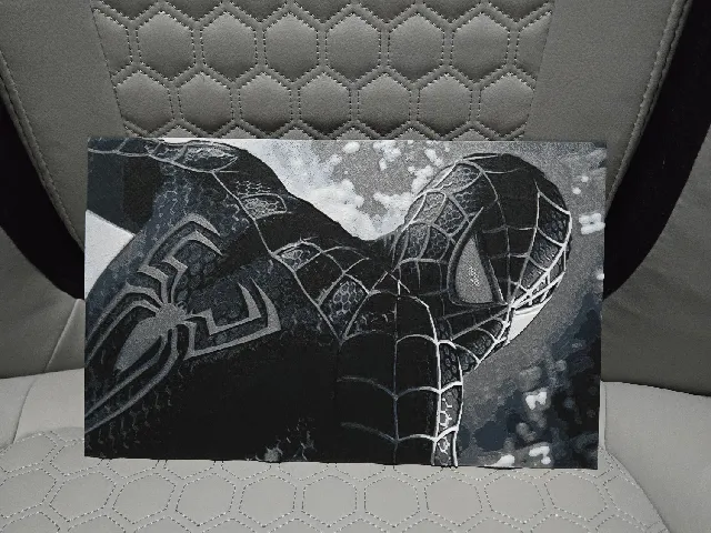 Spiderman Hueforge - looking over shoulder