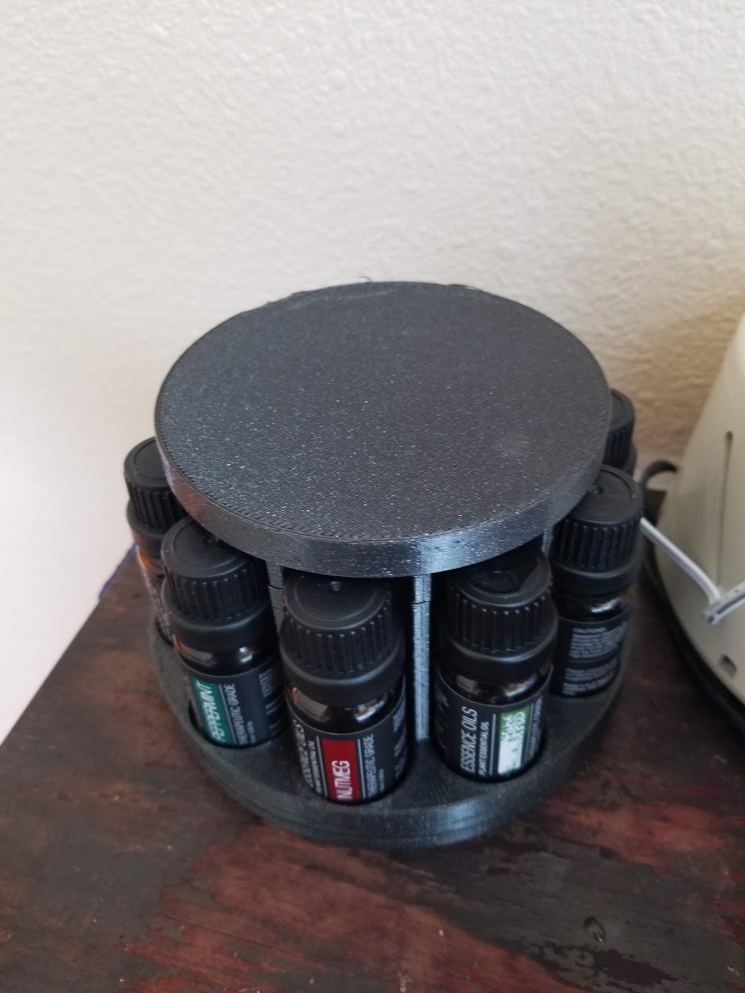 Miniatura 2 do modelo 3D Essential Oil Diffuser Stand
