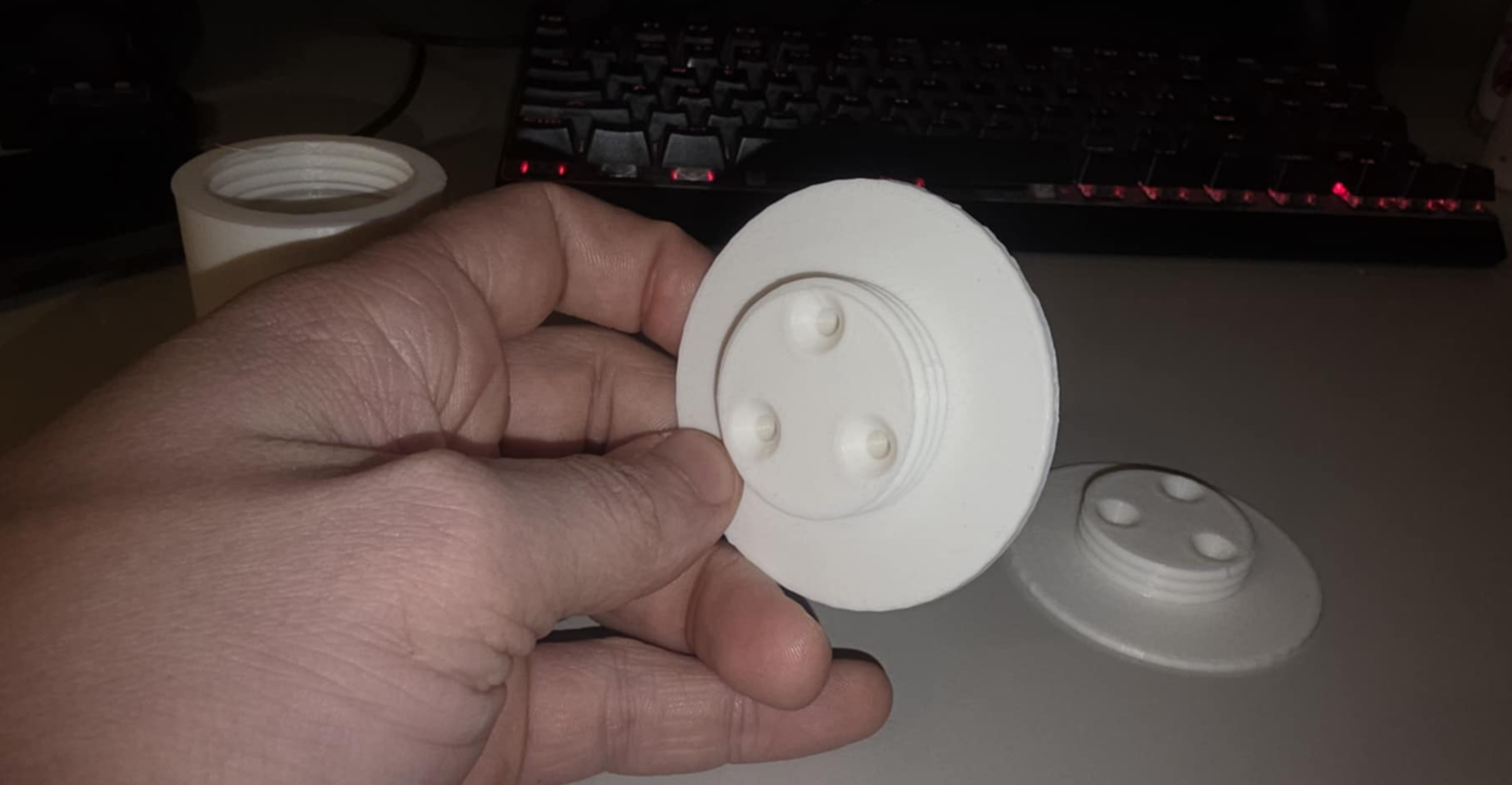 Horizontal Ceiling Spool Holder — thumbnail 3