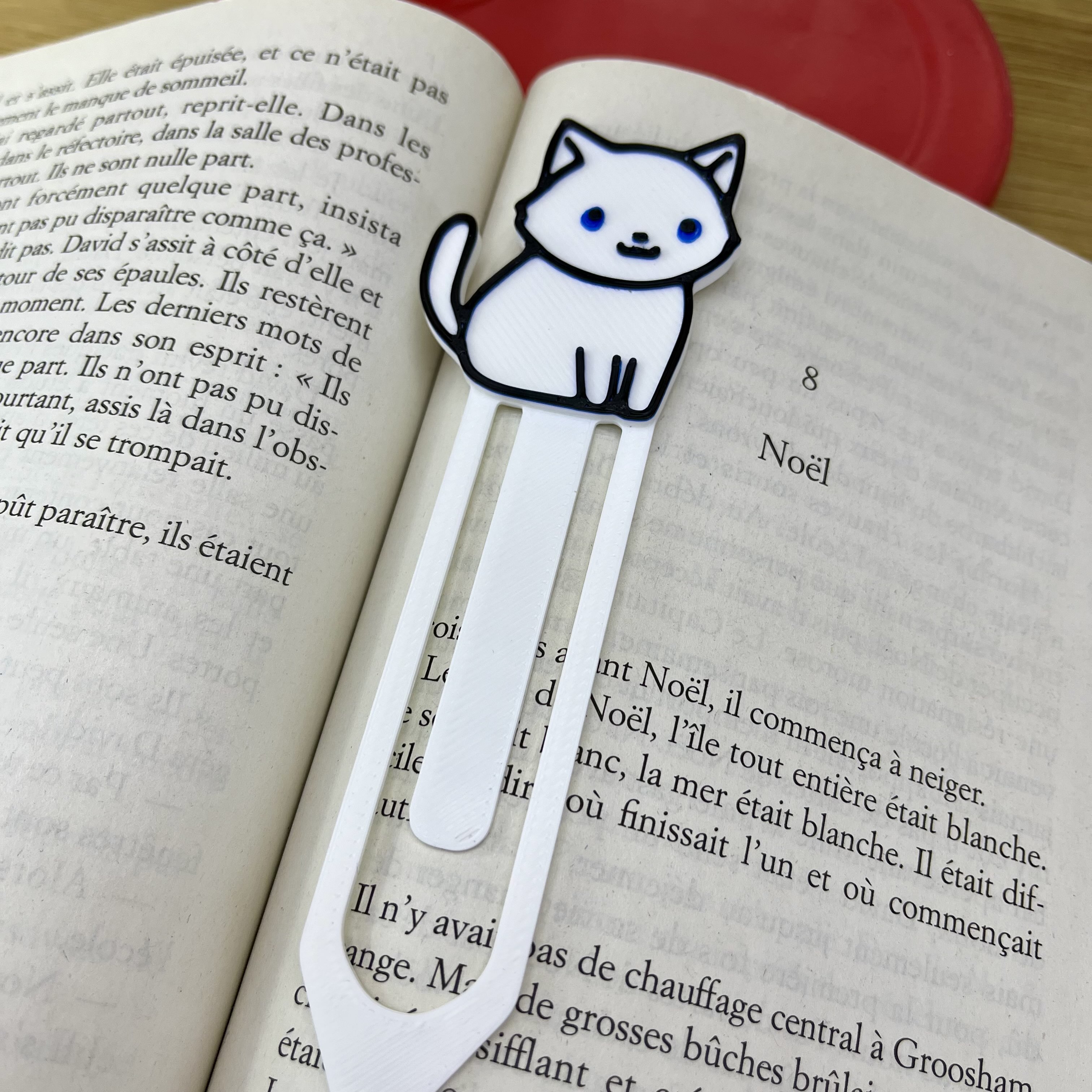 Miniatura 2 do modelo 3D Cute White Cat Bookmark