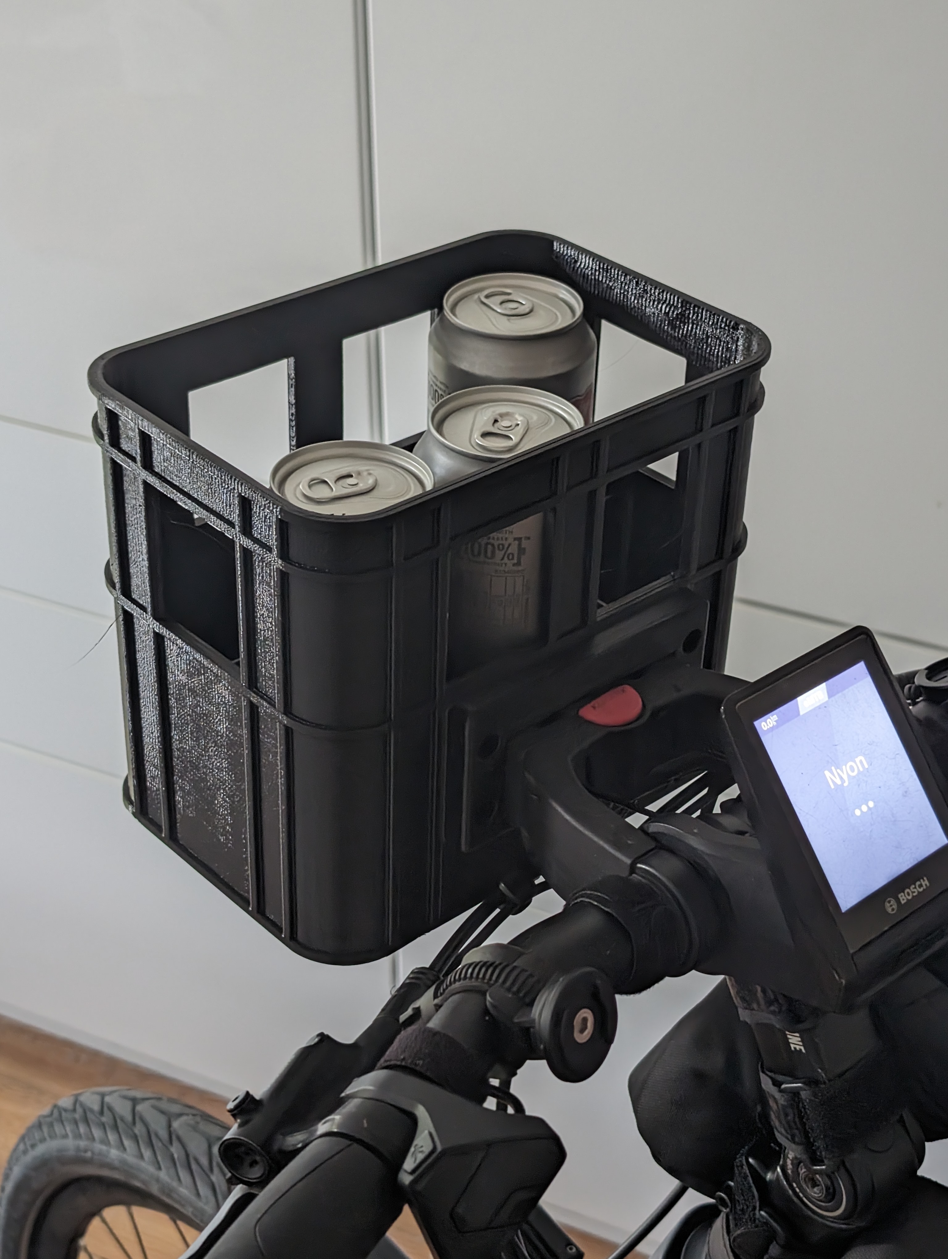 Beer crate for 6 pcs 0.5 l cans with Klickfix connection for the bike