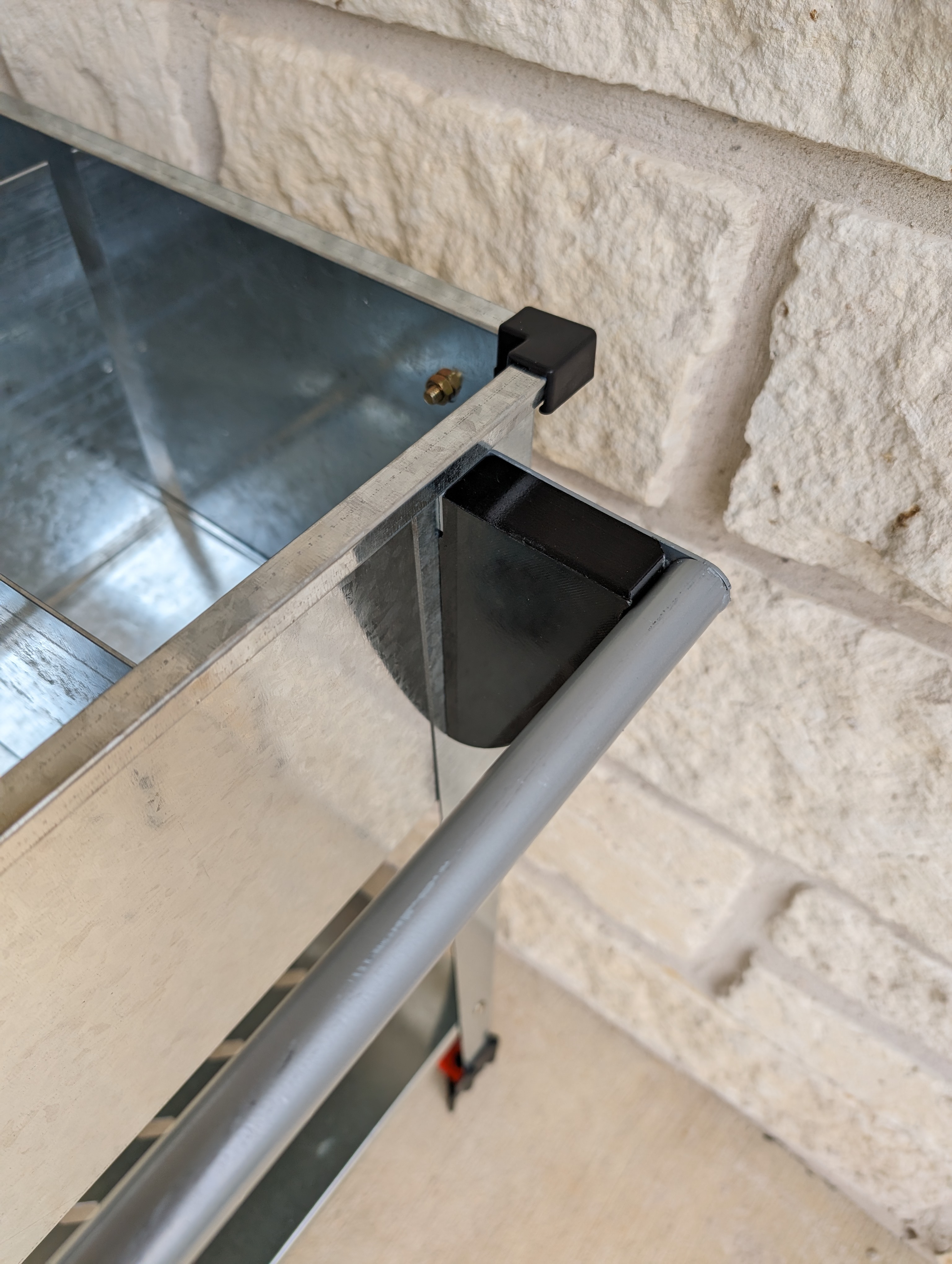 Handle Support for Ainfox 12-Plant Raised Metal Garden Bed