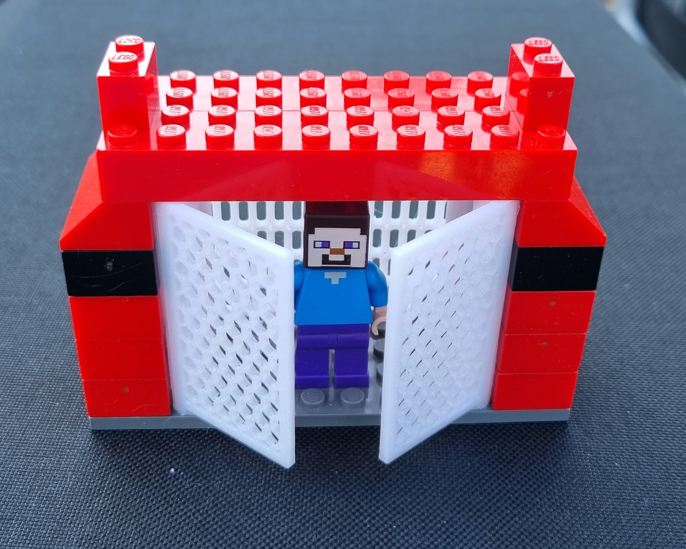 Lego compatible 5x4 door with hexagon grid | Lego kompatible 5x4 Tür mit Hexagongitter