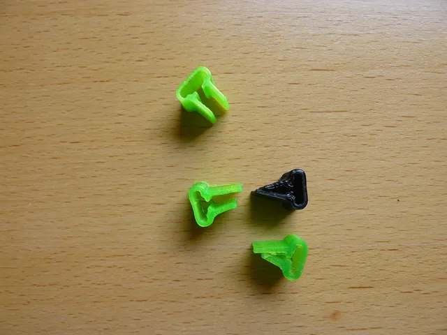 A10M Bed Clip Extended