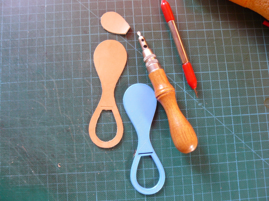 Template for a key fob with inlay by LisaE | Download free STL model ...