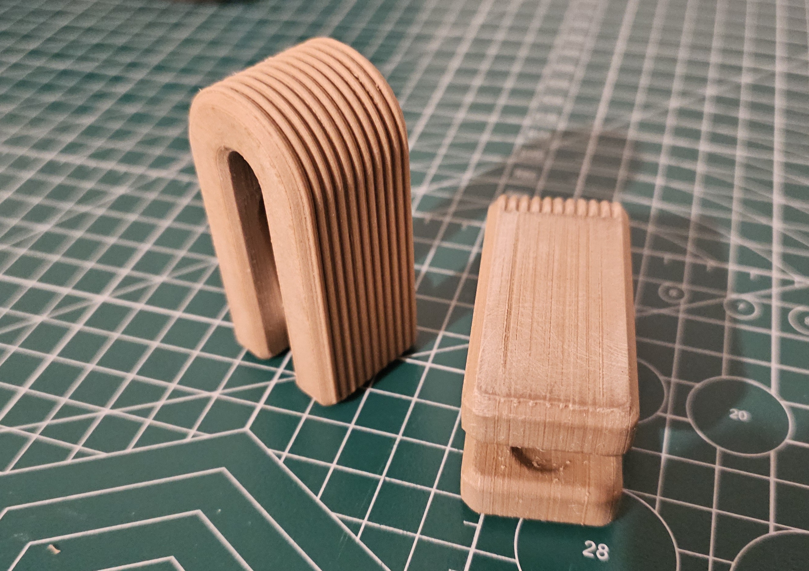 Tower Hanger With Ball (Glue Tape)