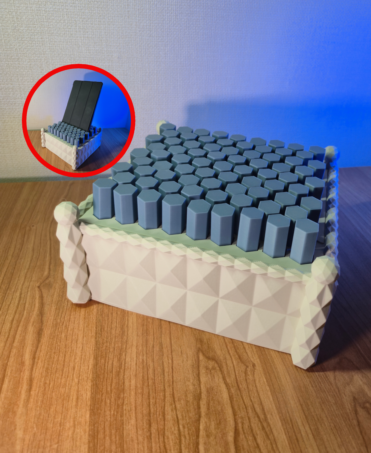 Adaptive Pin Surface Phone & Tablet Stand