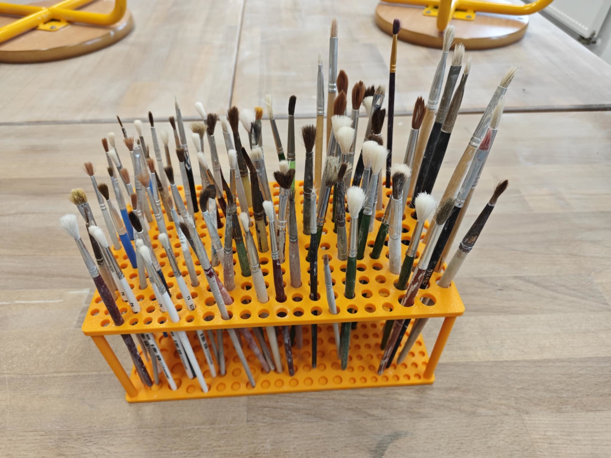Brush holder / stojan na štětce