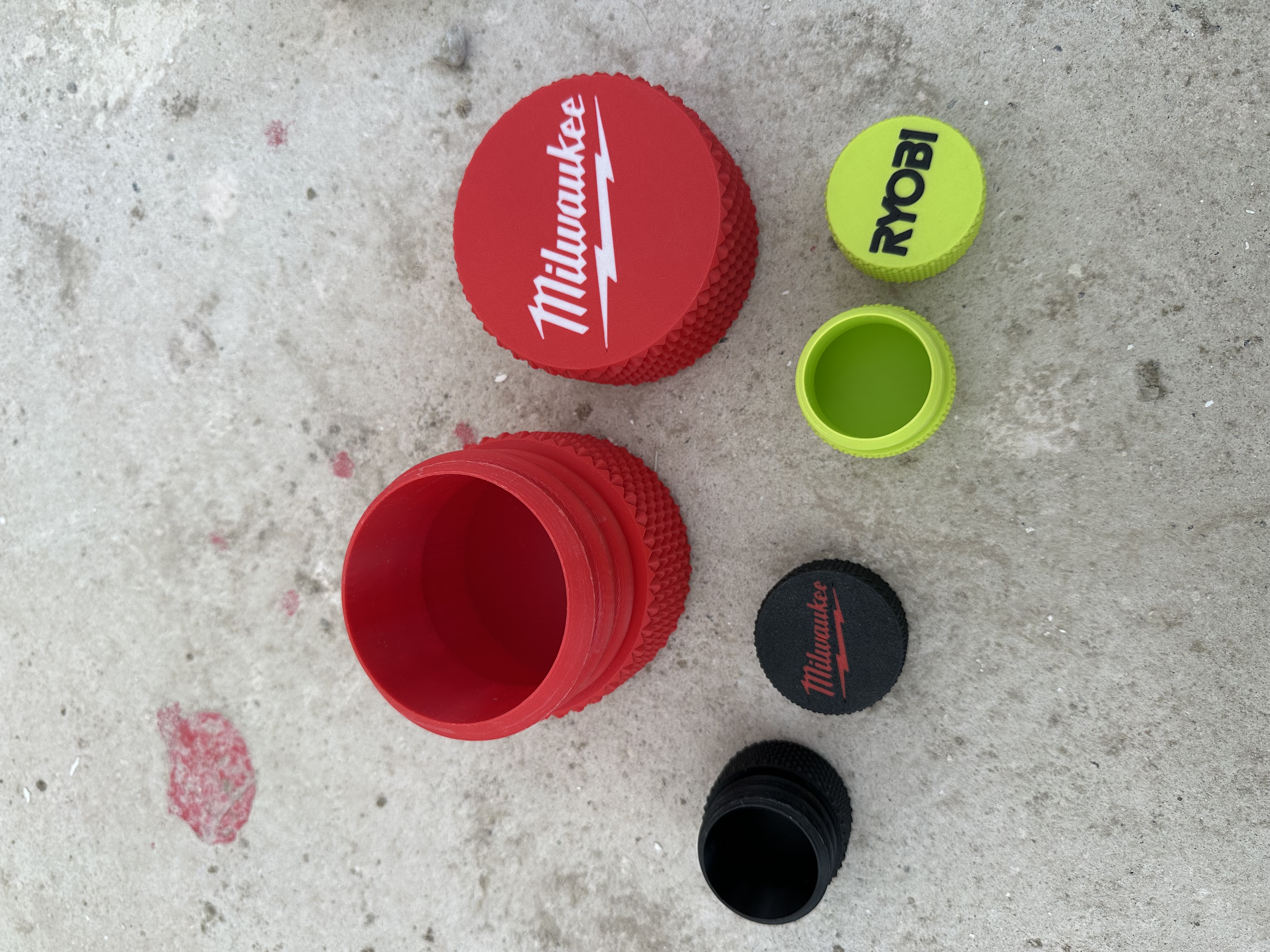 Miniatura 7 do modelo 3D Milwaukee Threaded Container