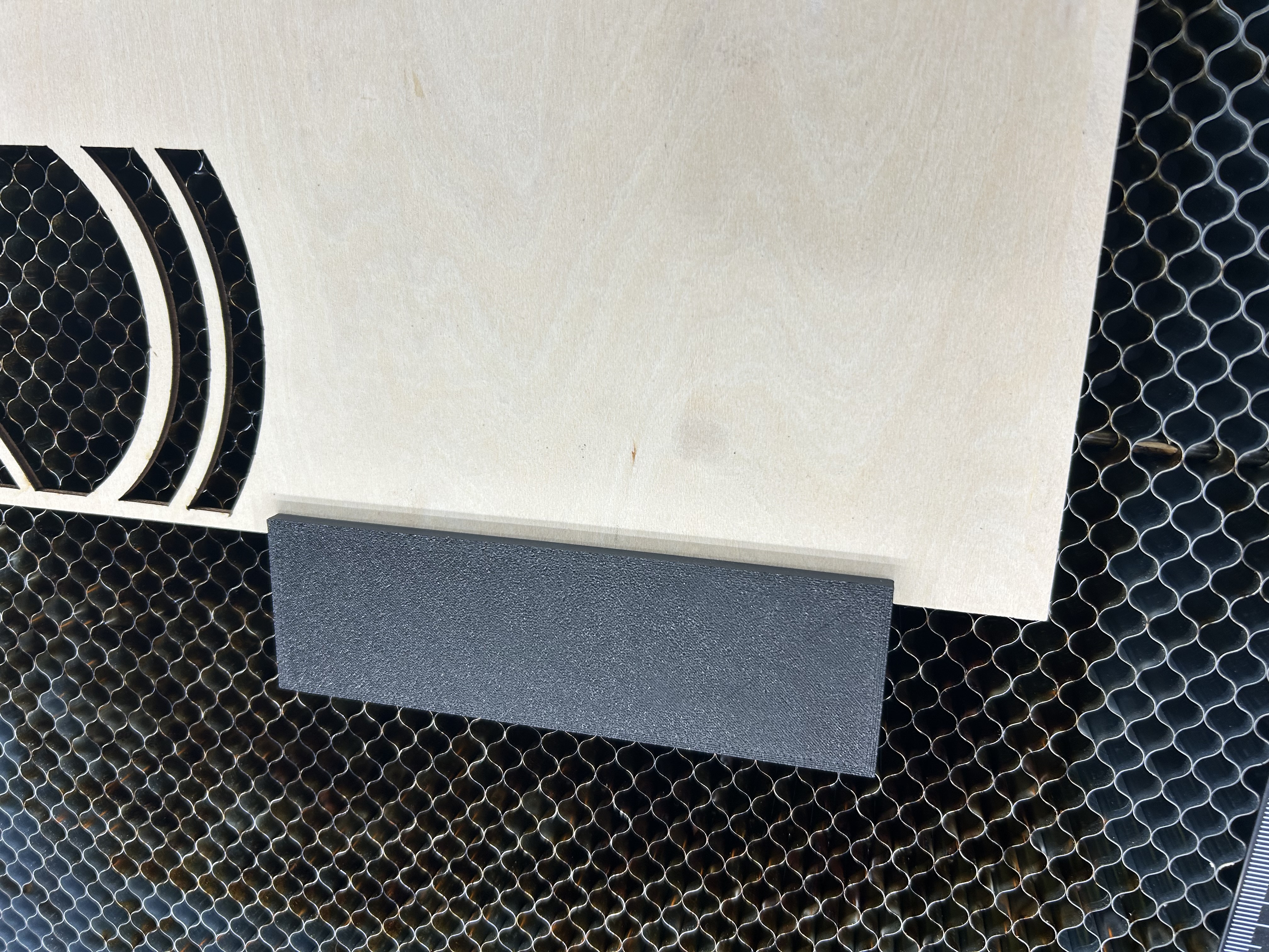 Magnetic material hold down — miniatura 2