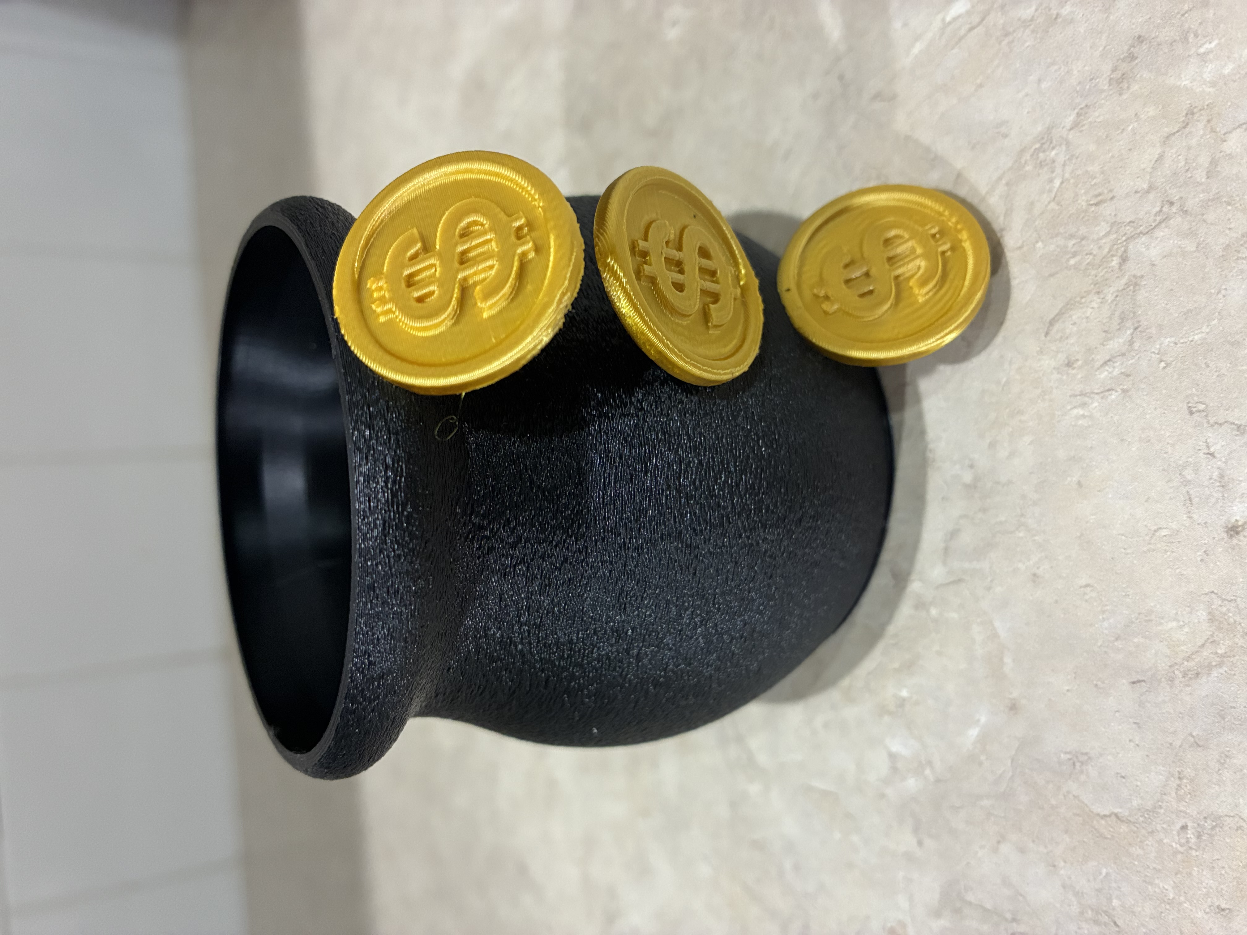 Planter Pot o' Cascading Gold 3D model
