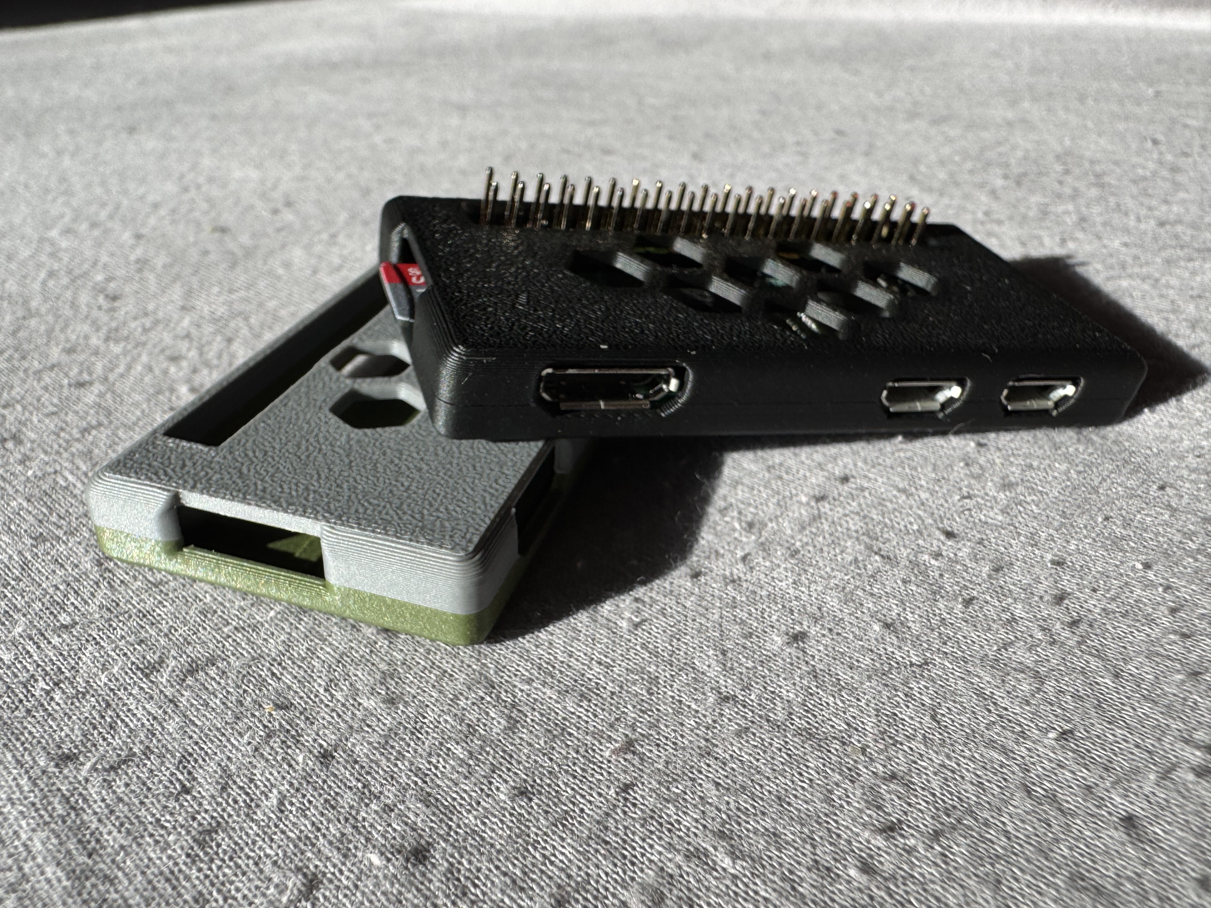 Miniatura 3 do modelo 3D Raspberry Pi Zero 2 WH Case