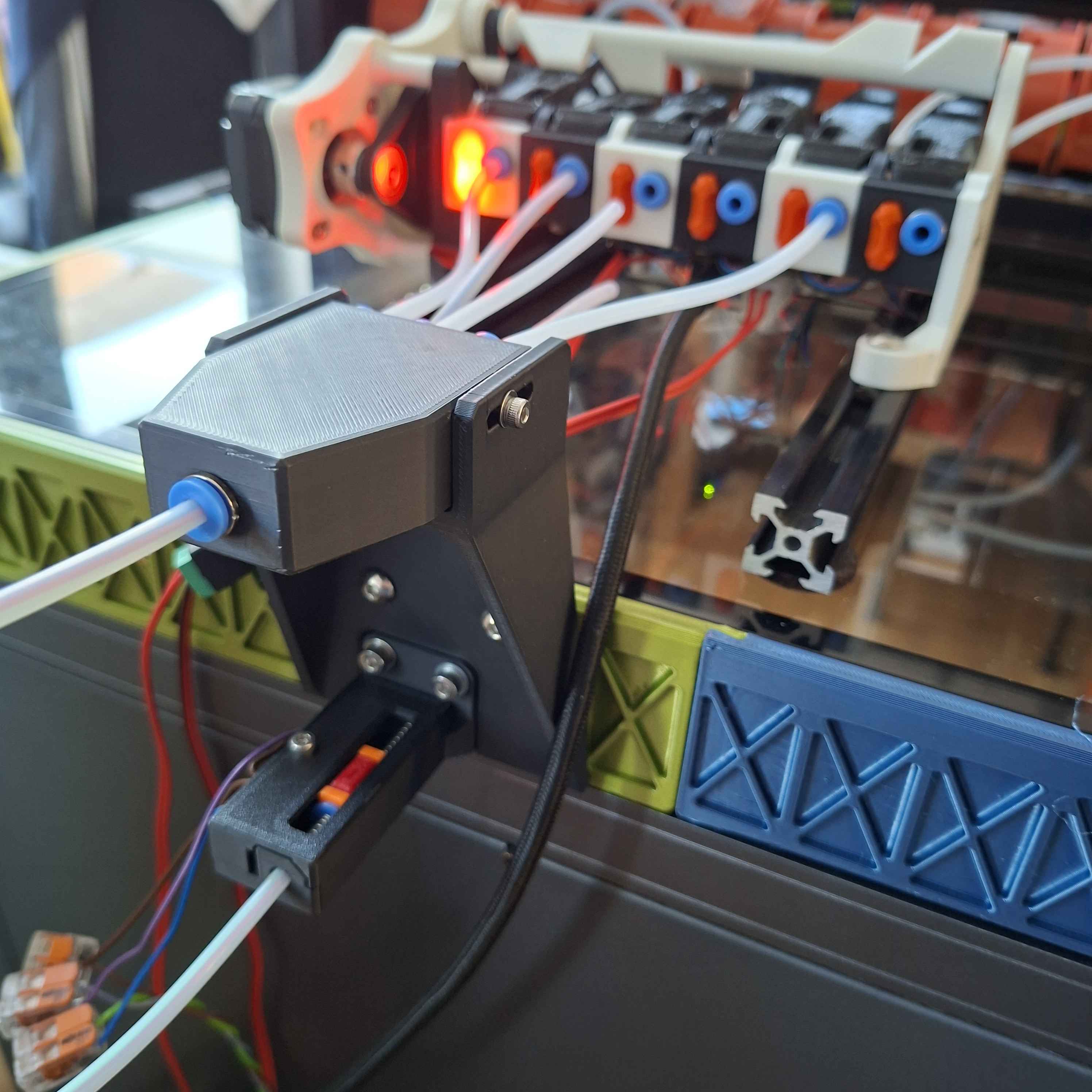 6 to 1 Filament Hub / Merger