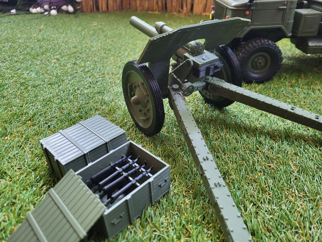 Weapon Box with AK 47 models 1 16 scale for WPL Trucks