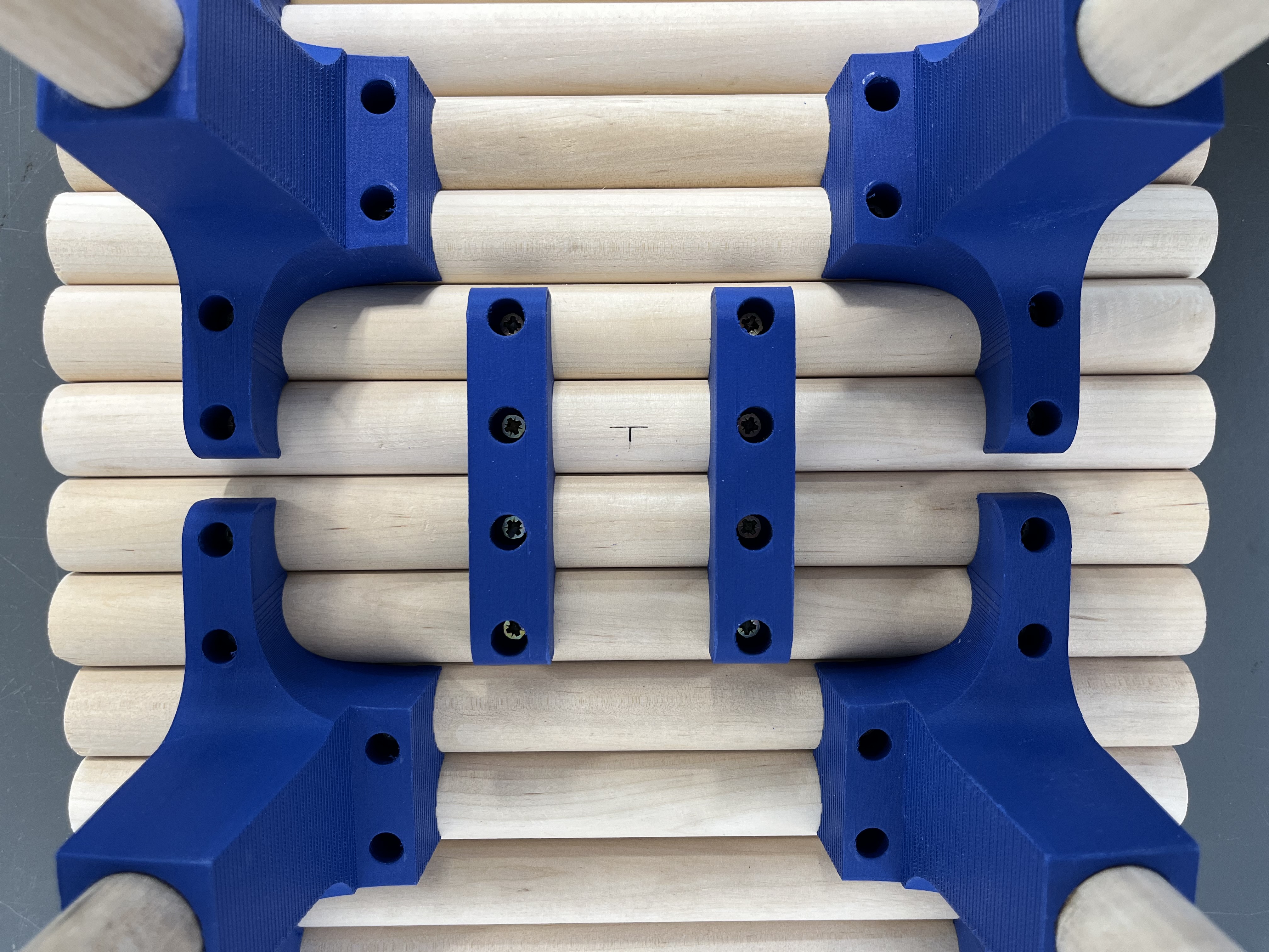 Miniatura 5 do modelo 3D 3Dowel Stool