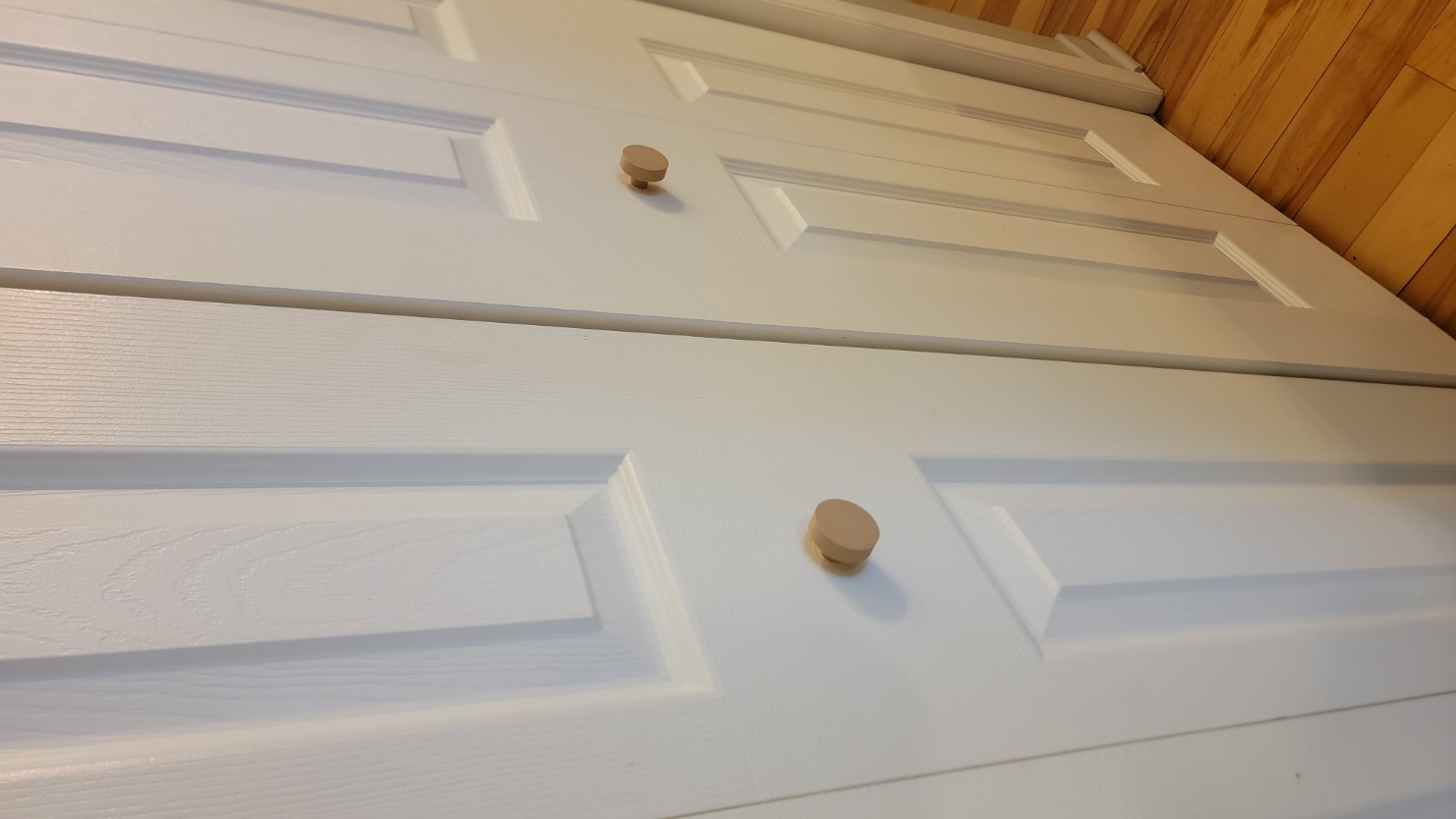 Simple drawer/doorknob