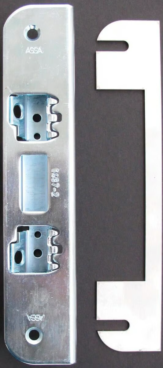 Spacer Yale Doorman lock