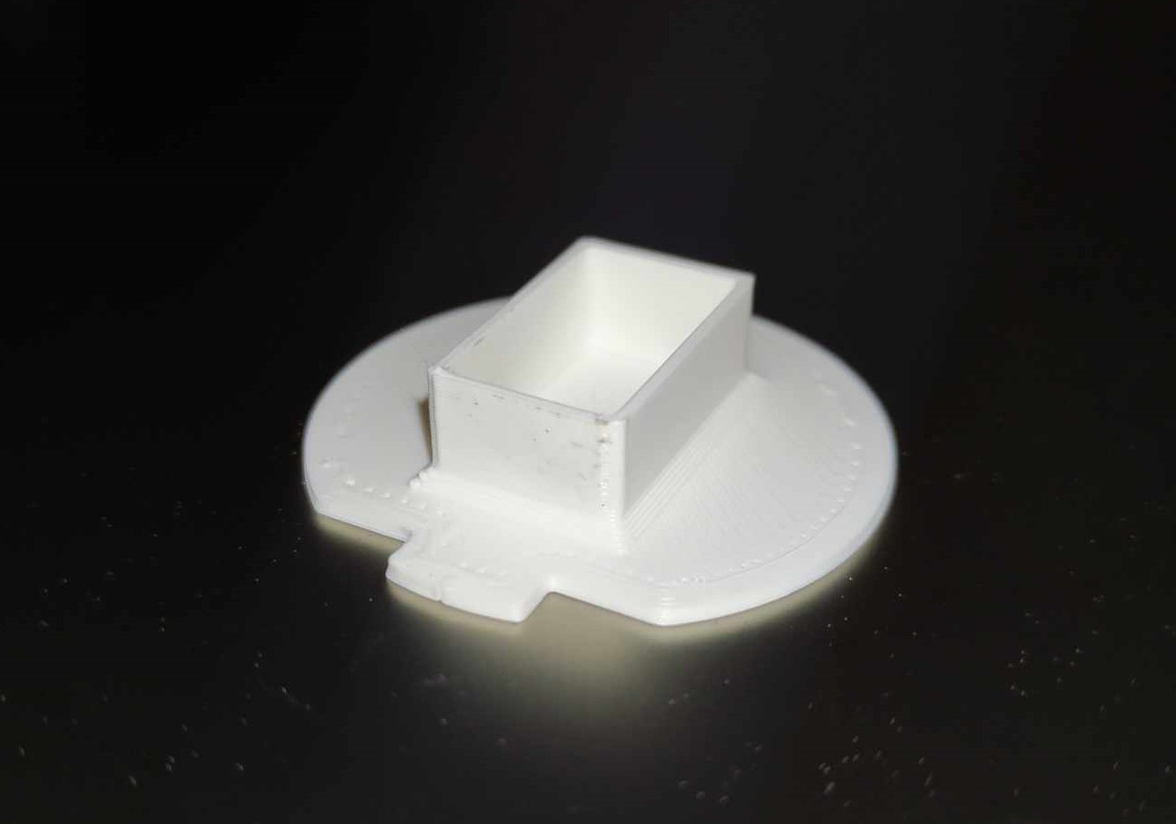 H7 and H1 headlight socket cover