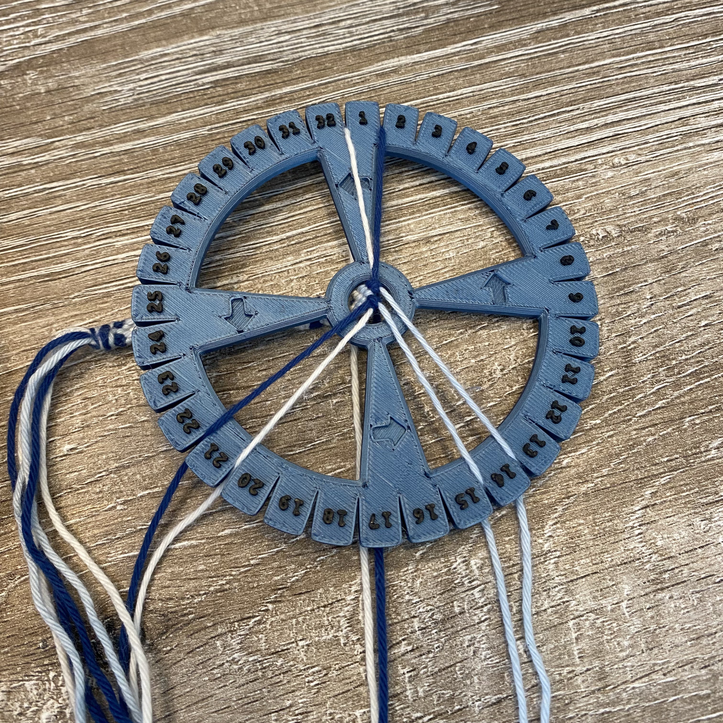 Kumihimo disk with numbers and arrows, 32 slots