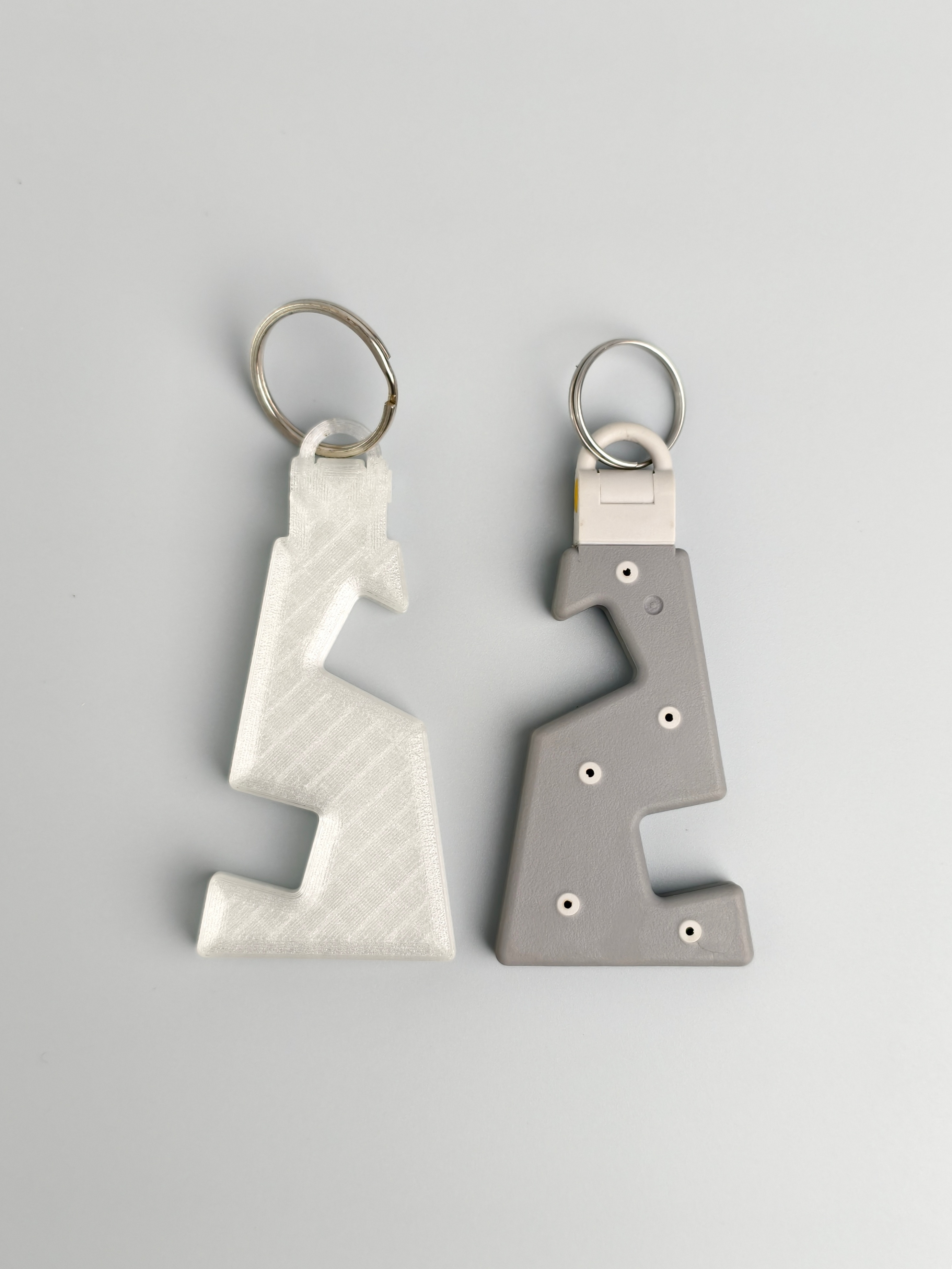 Nordic Minimal Foldable Phone Stand — Keychain-Friendly, Metal-Free
