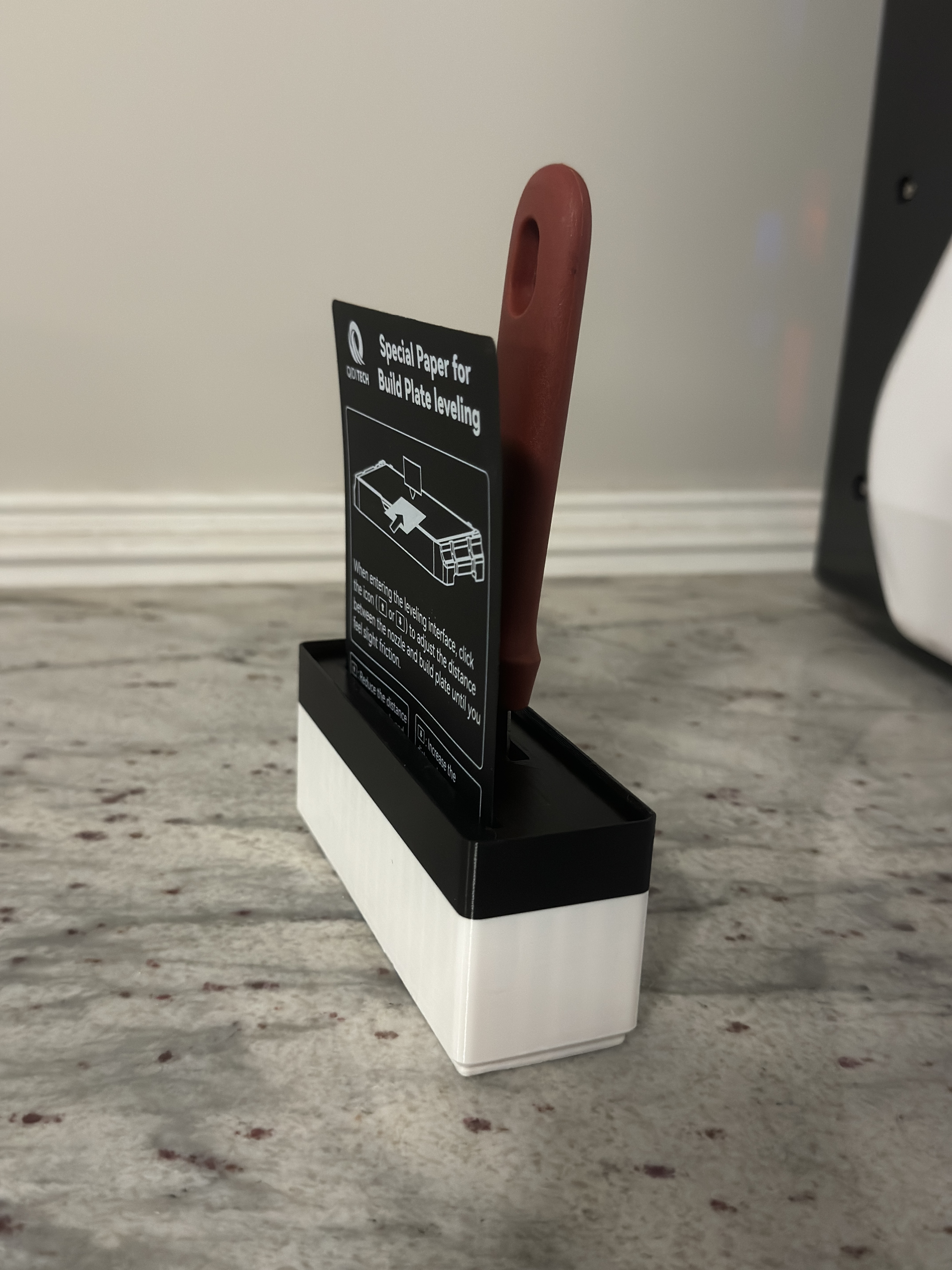 Gridfinity Storage Bin for QIDI Bed Leveling Paper and Scraper