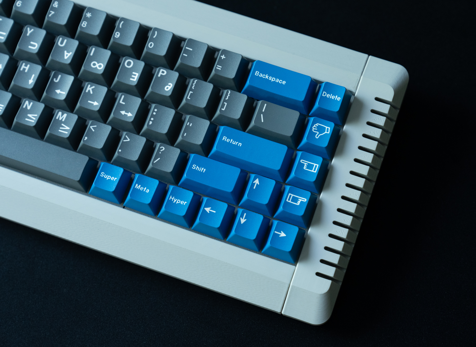 Kada 0110 A Retro Inspired 65 Mechanical Keyboard Por Emil Kada 0110 A Retro Inspired 65 Mechanical Keyboard Por Emil