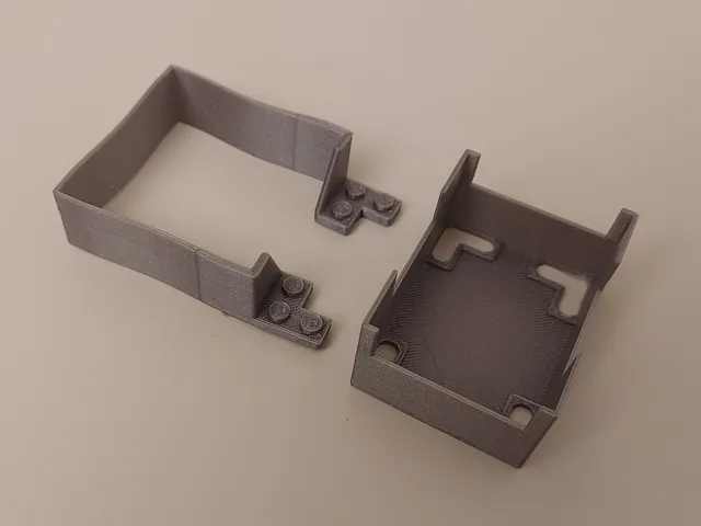 Magic Scarf : a headphone holder for Ikea Lack (and other tables)