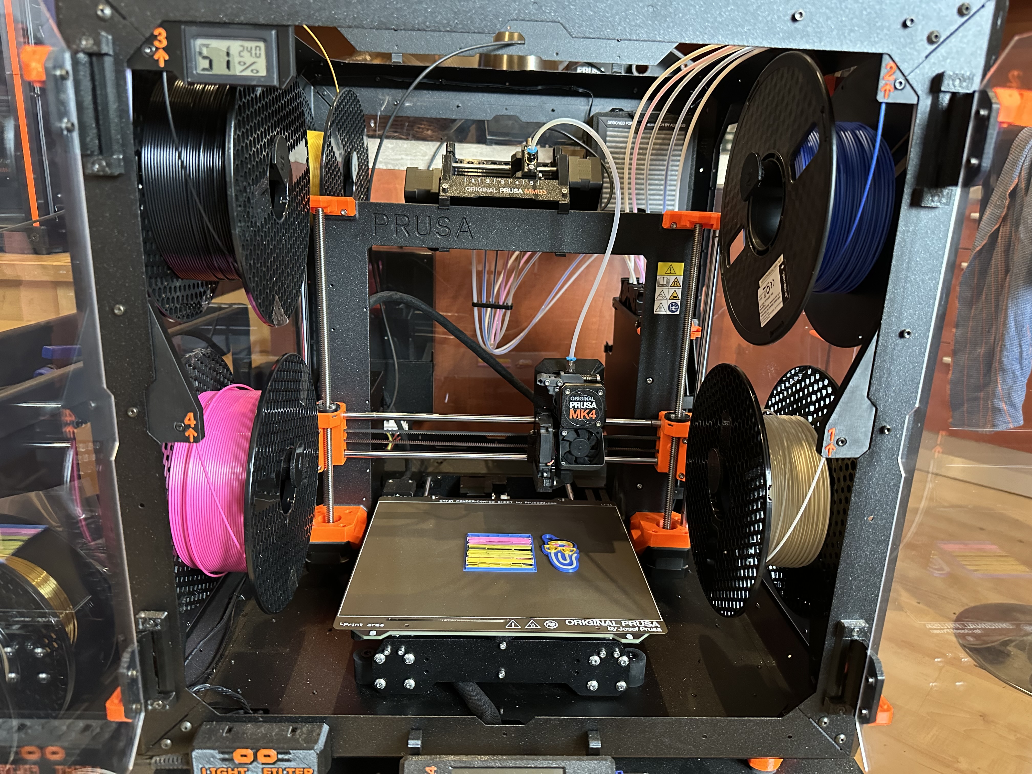 Filaments and Prusa Buffer MMU3 in Prusa Enclosure with MK4