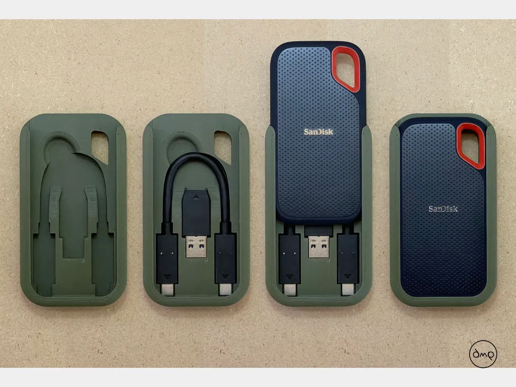 SanDisk Extreme Portable SSD (SDSSDE61) Compact Case by