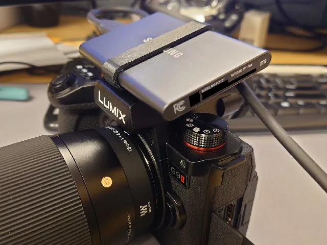 SSD holder for Hot Shoe Mount compatible With Samsung T5 and T7 SSD