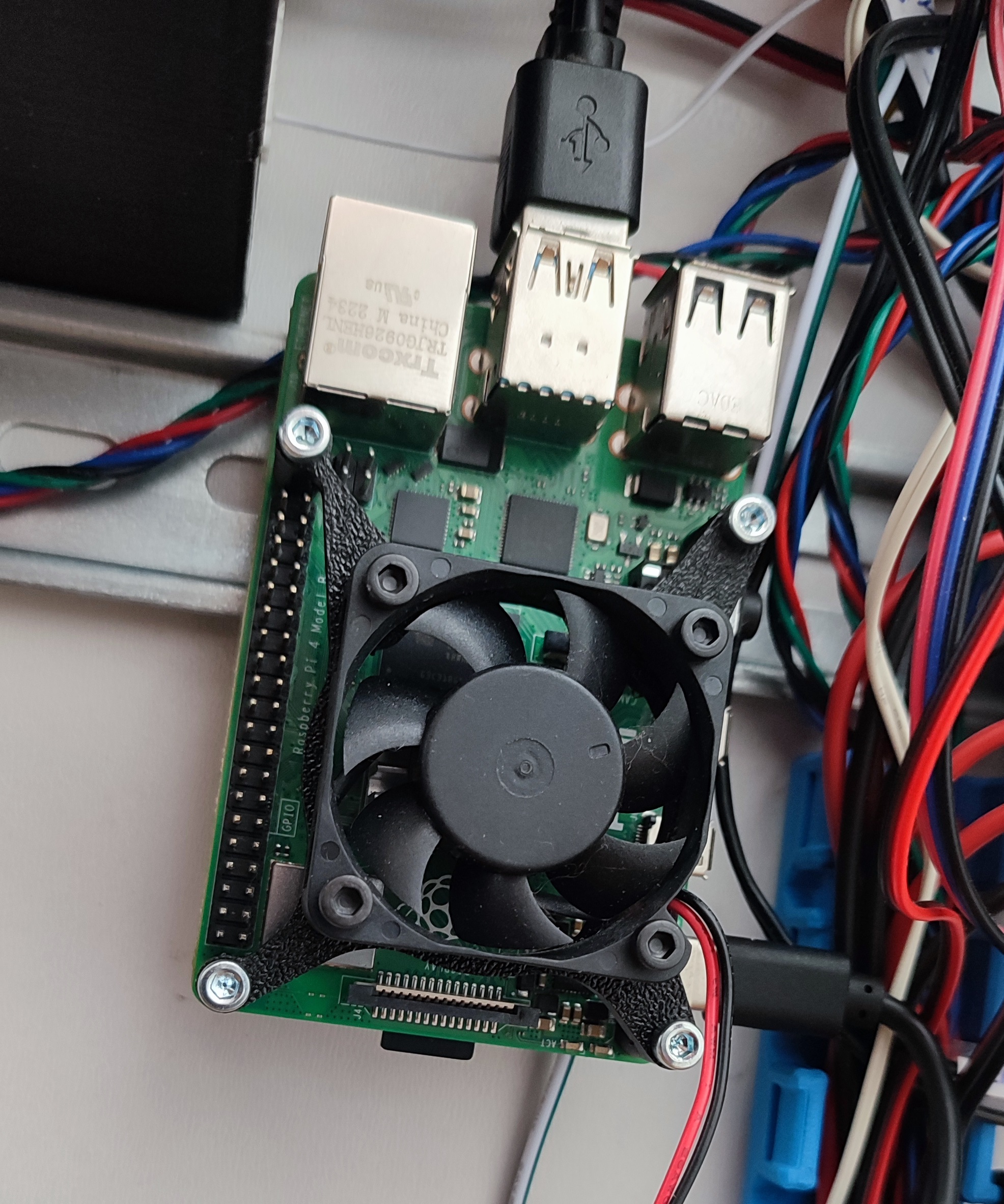 Raspberry Pi fan holder for M3 brass insert by Ferfi | Download free ...