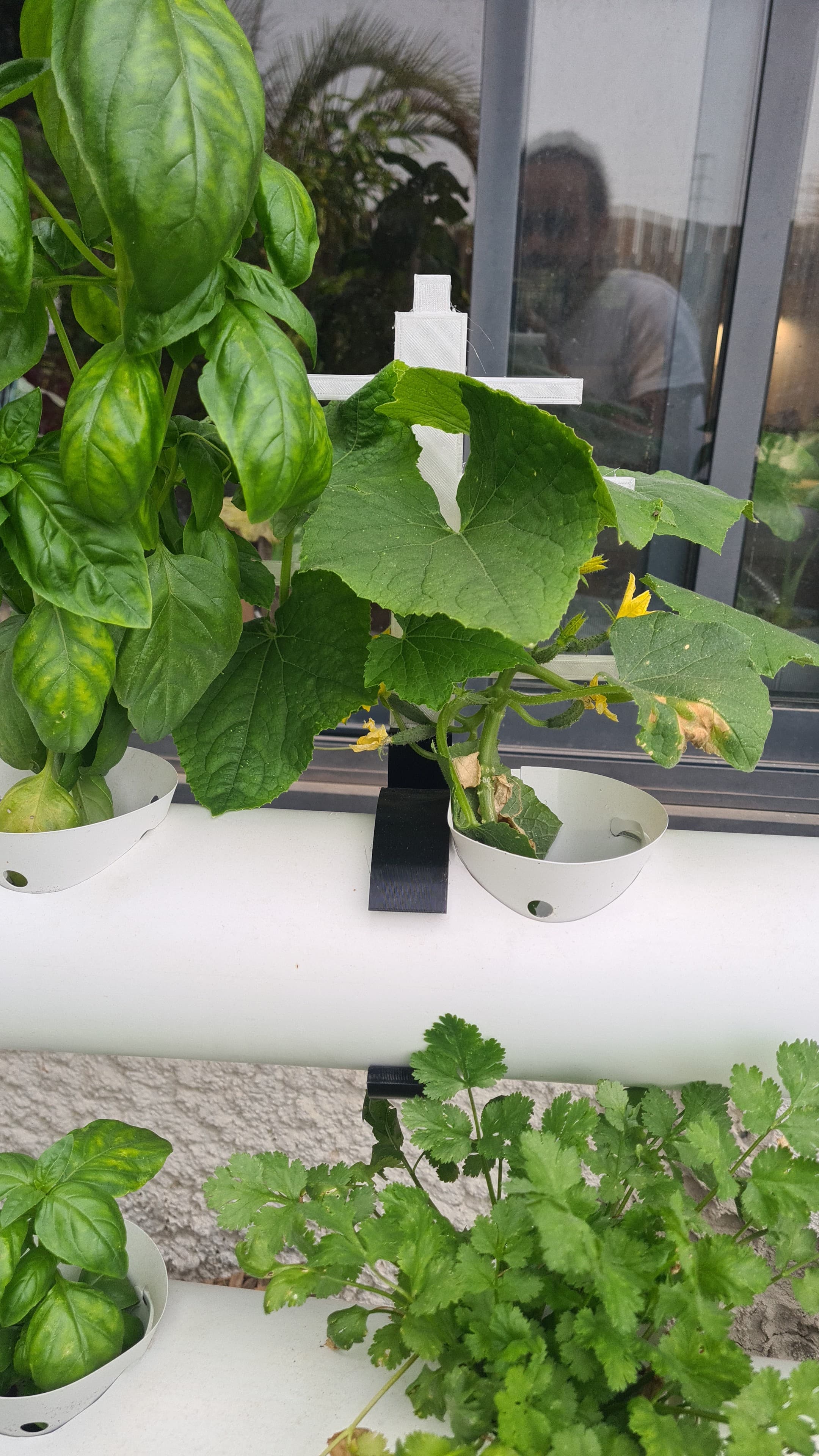 Miniatura 4 do modelo 3D Modular stackable hydroponic trellis