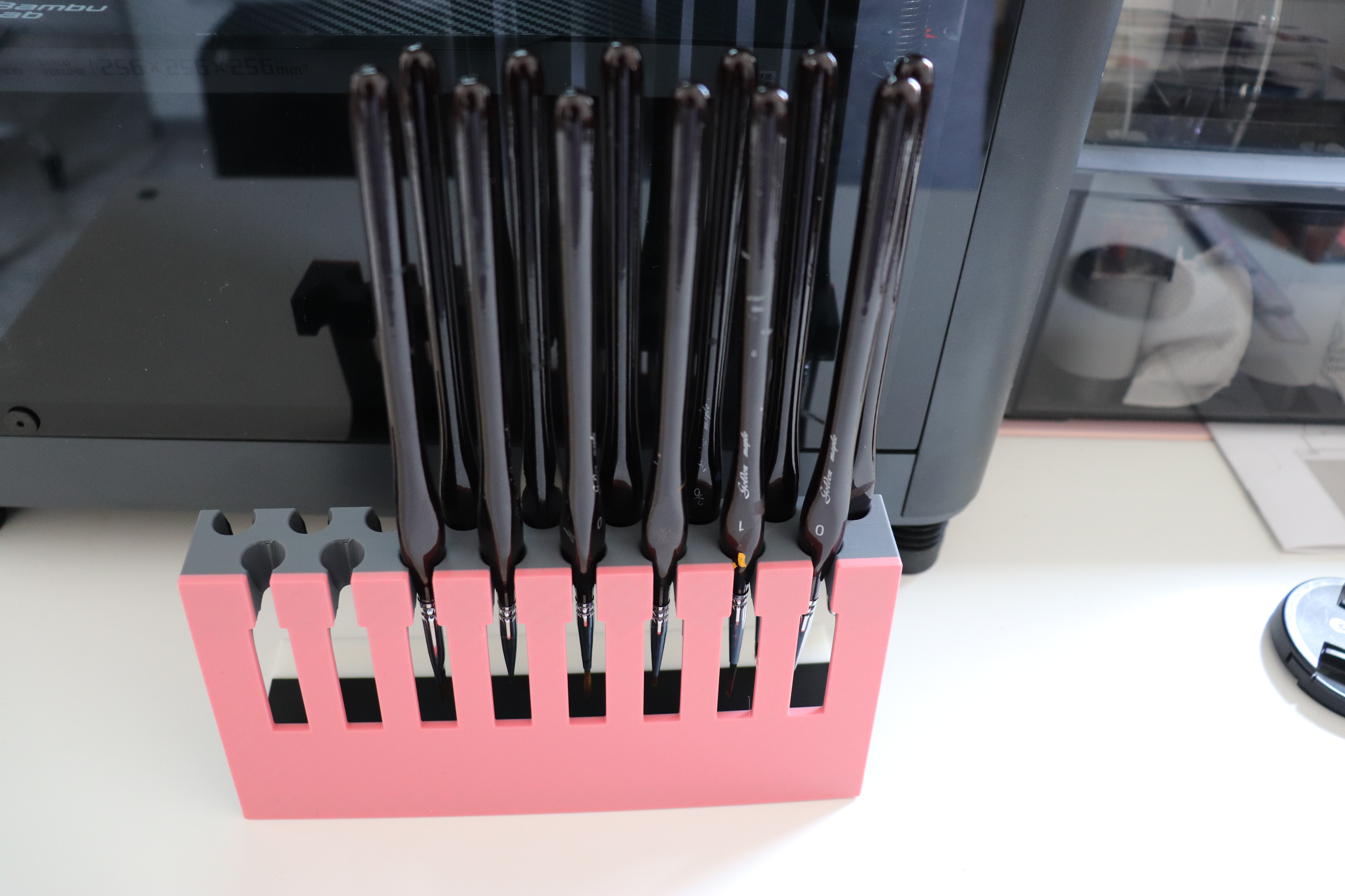brush holder for ergonomic triangular handle — thumbnail 5